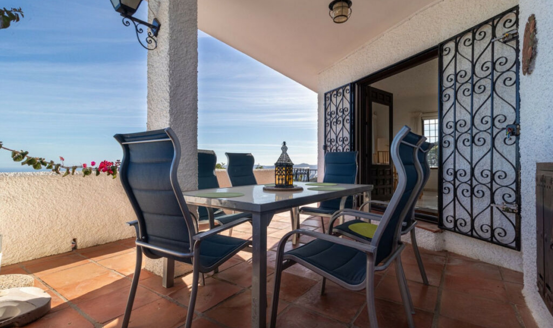 Resale - House -
Mijas
