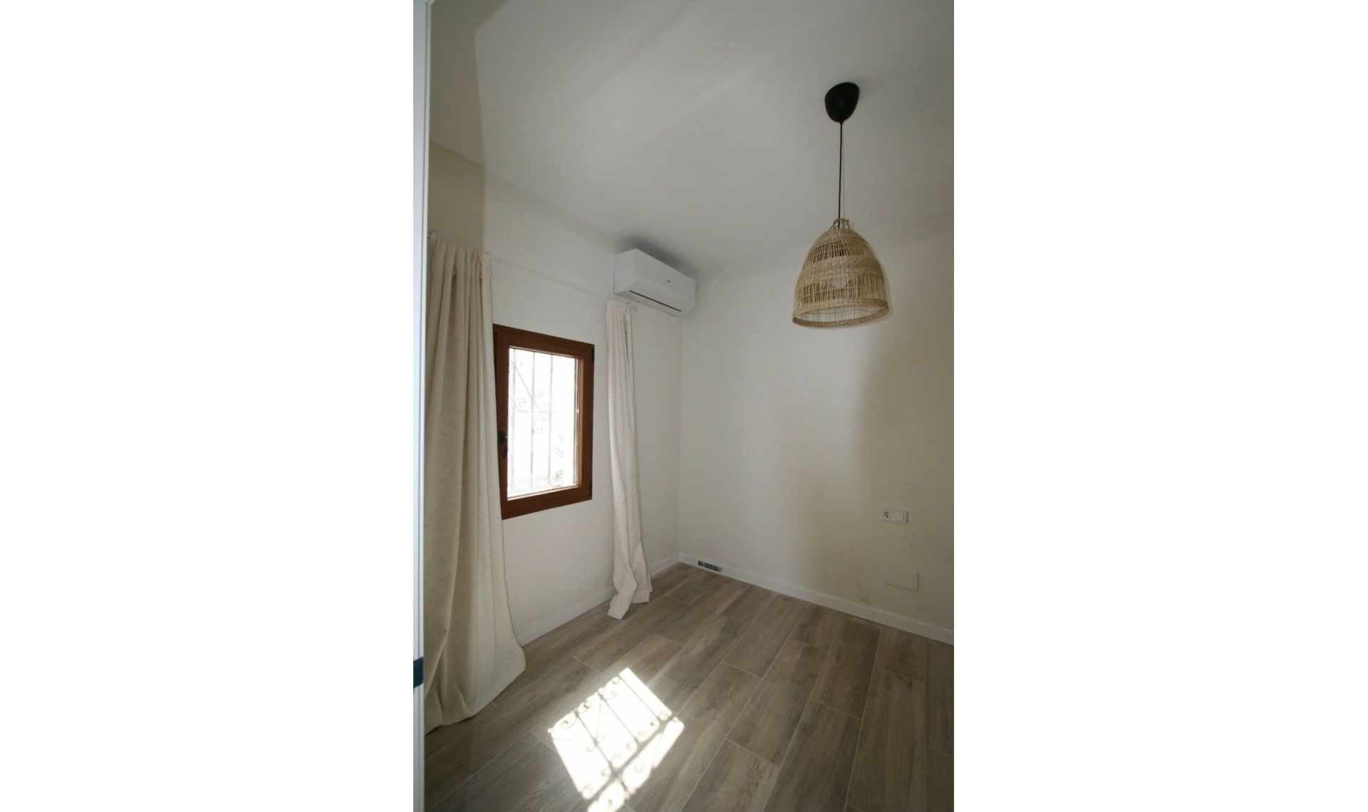 Resale - House -
Mijas
