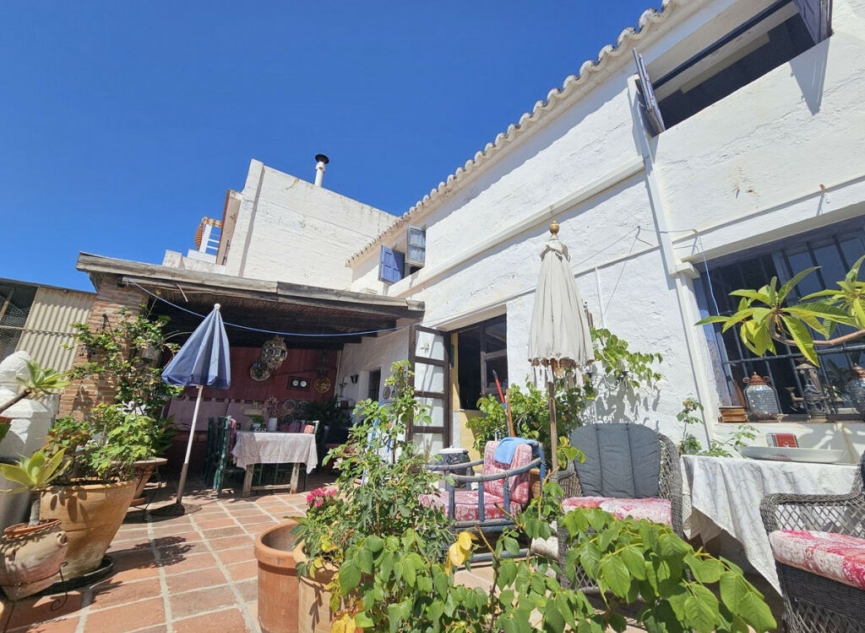 Resale - House -
Mijas