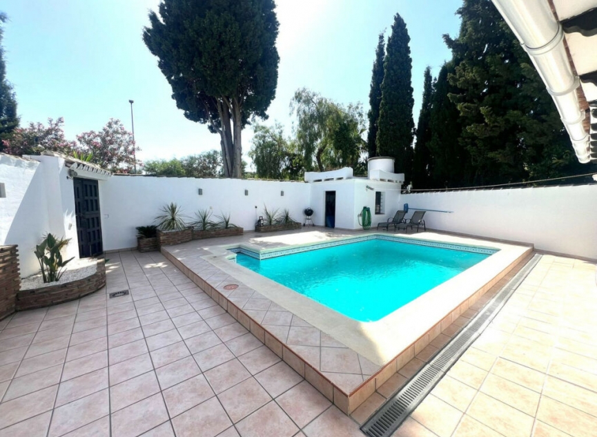 Resale - House -
Mijas