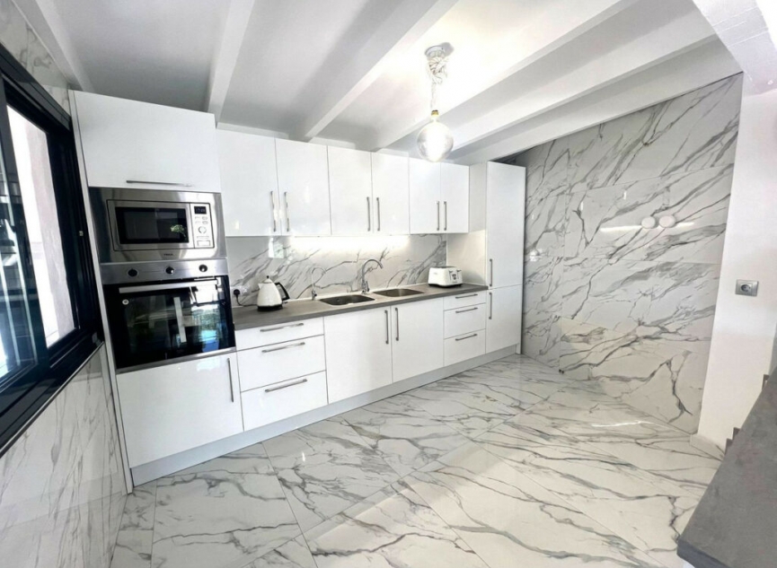 Resale - House -
Mijas
