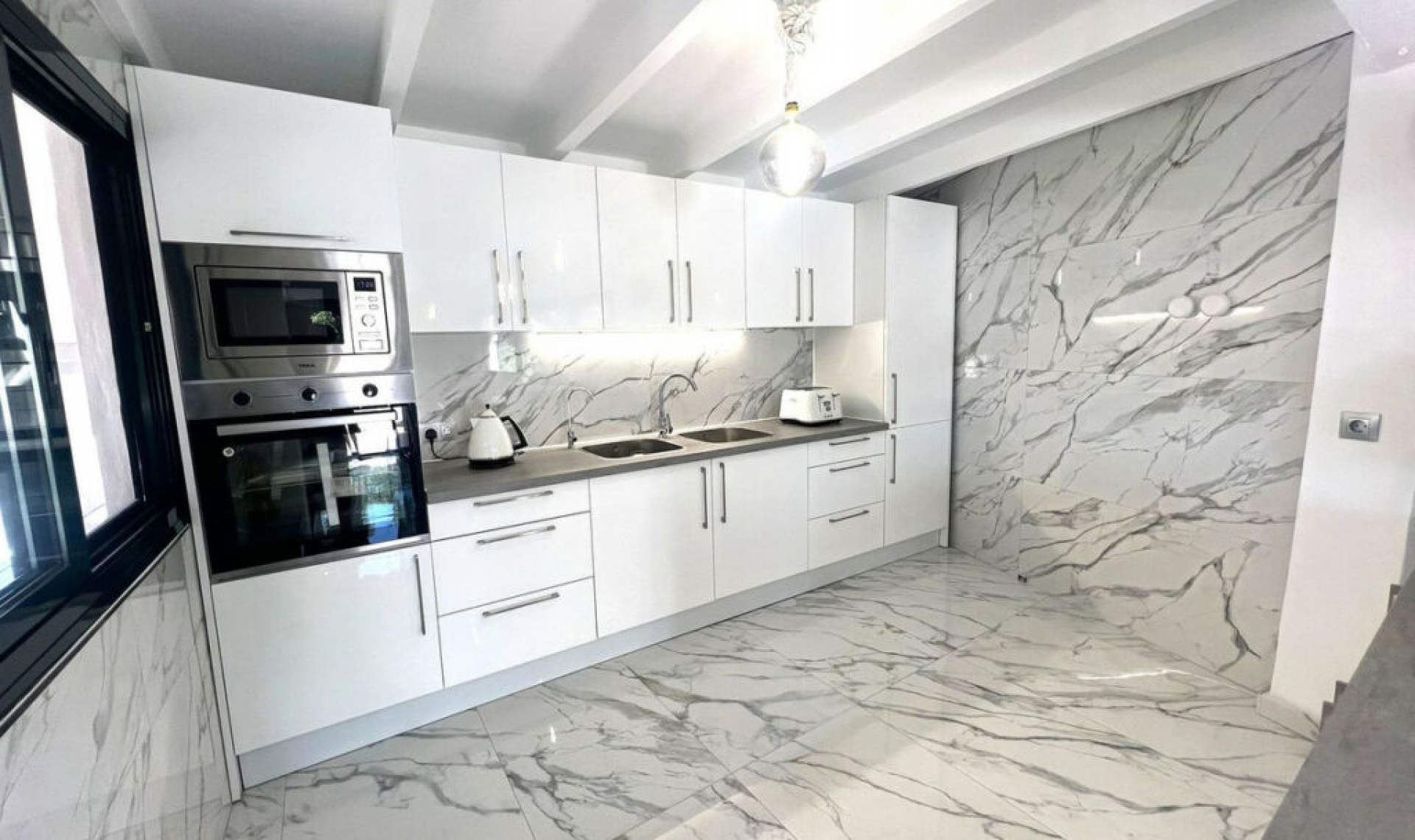 Resale - House -
Mijas