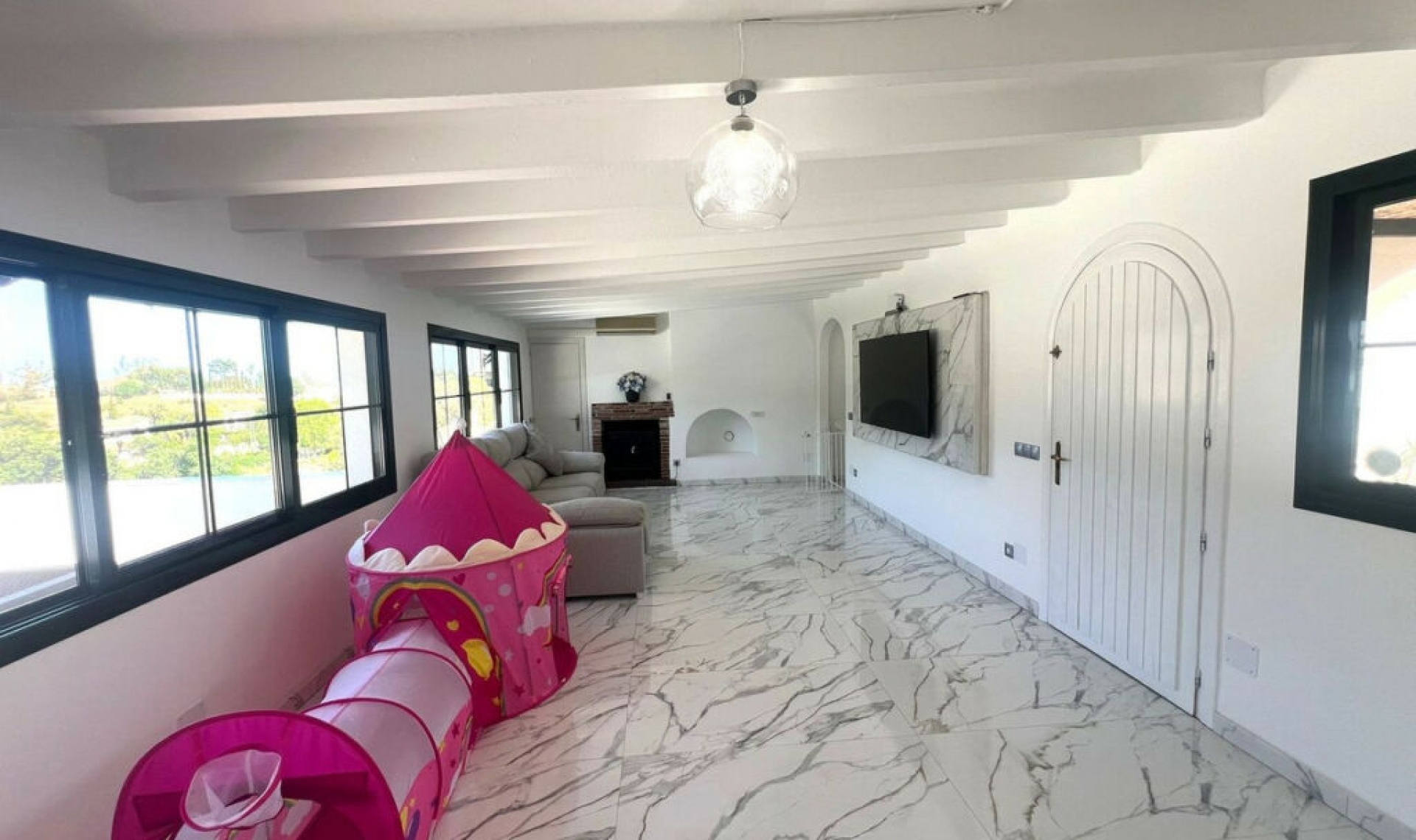 Resale - House -
Mijas