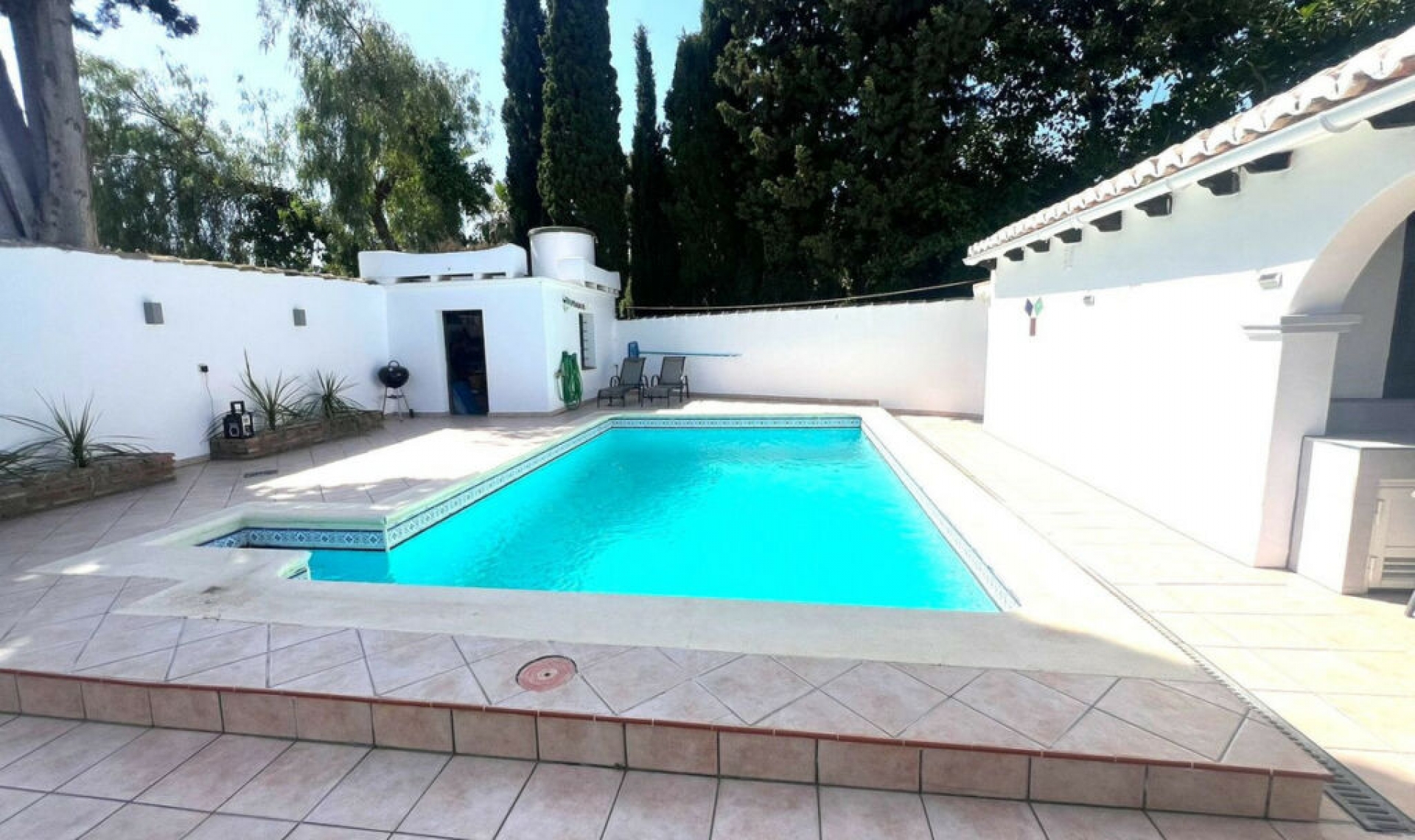 Resale - House -
Mijas