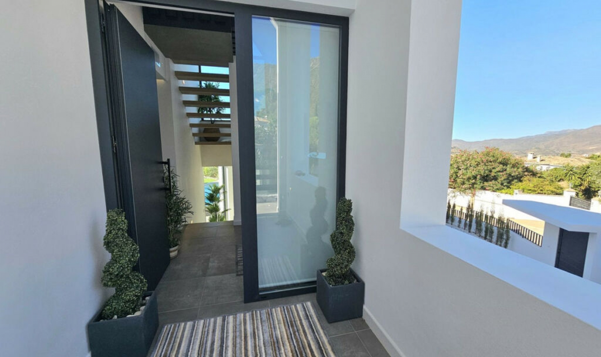 Resale - House -
Mijas