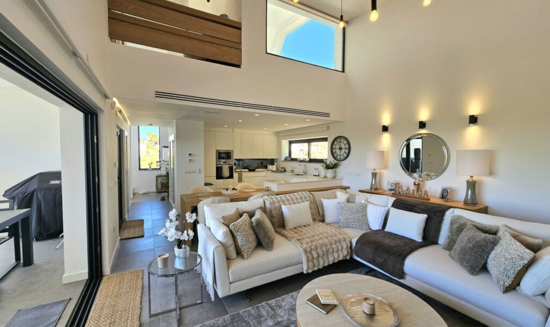 Resale - House -
Mijas