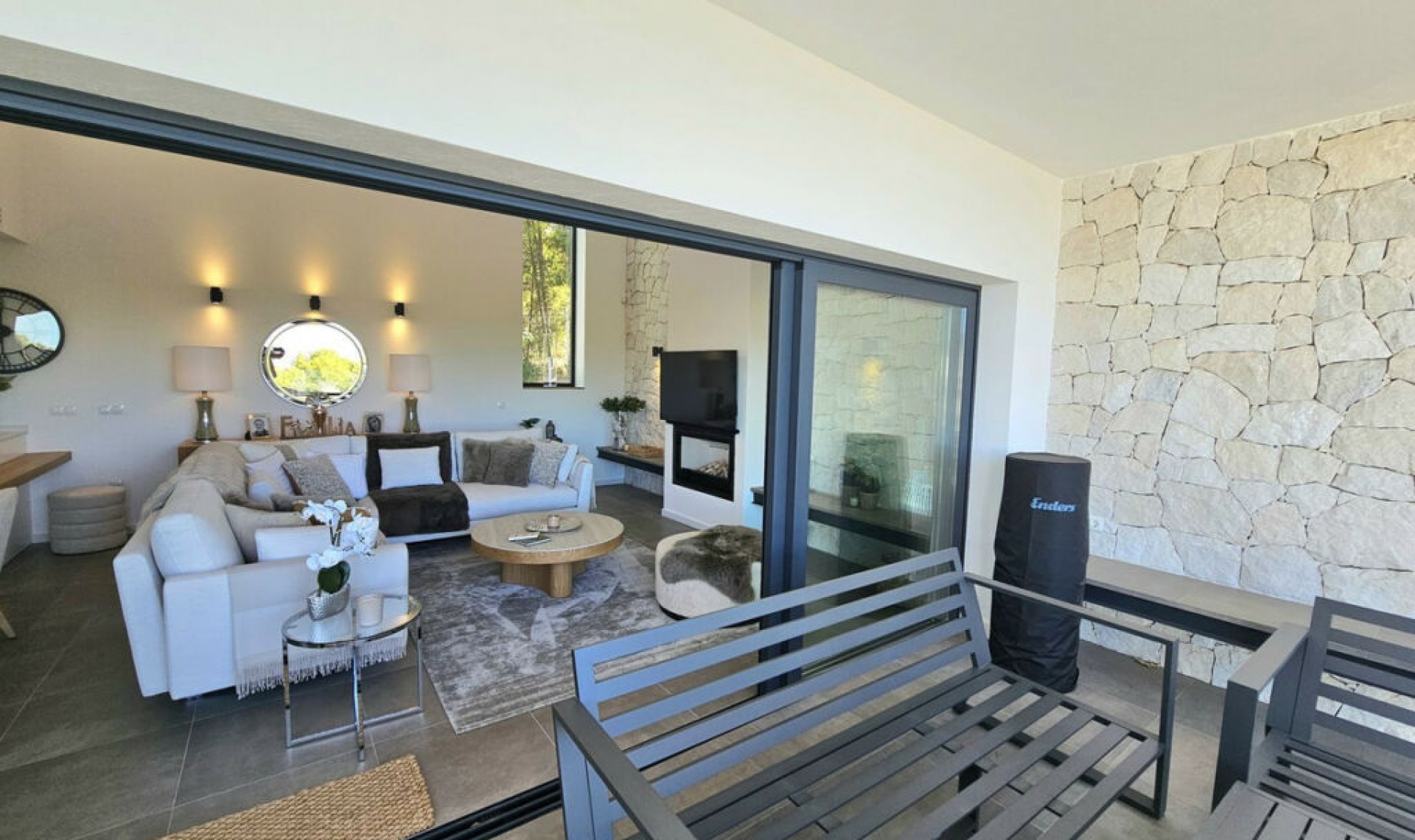 Resale - House -
Mijas