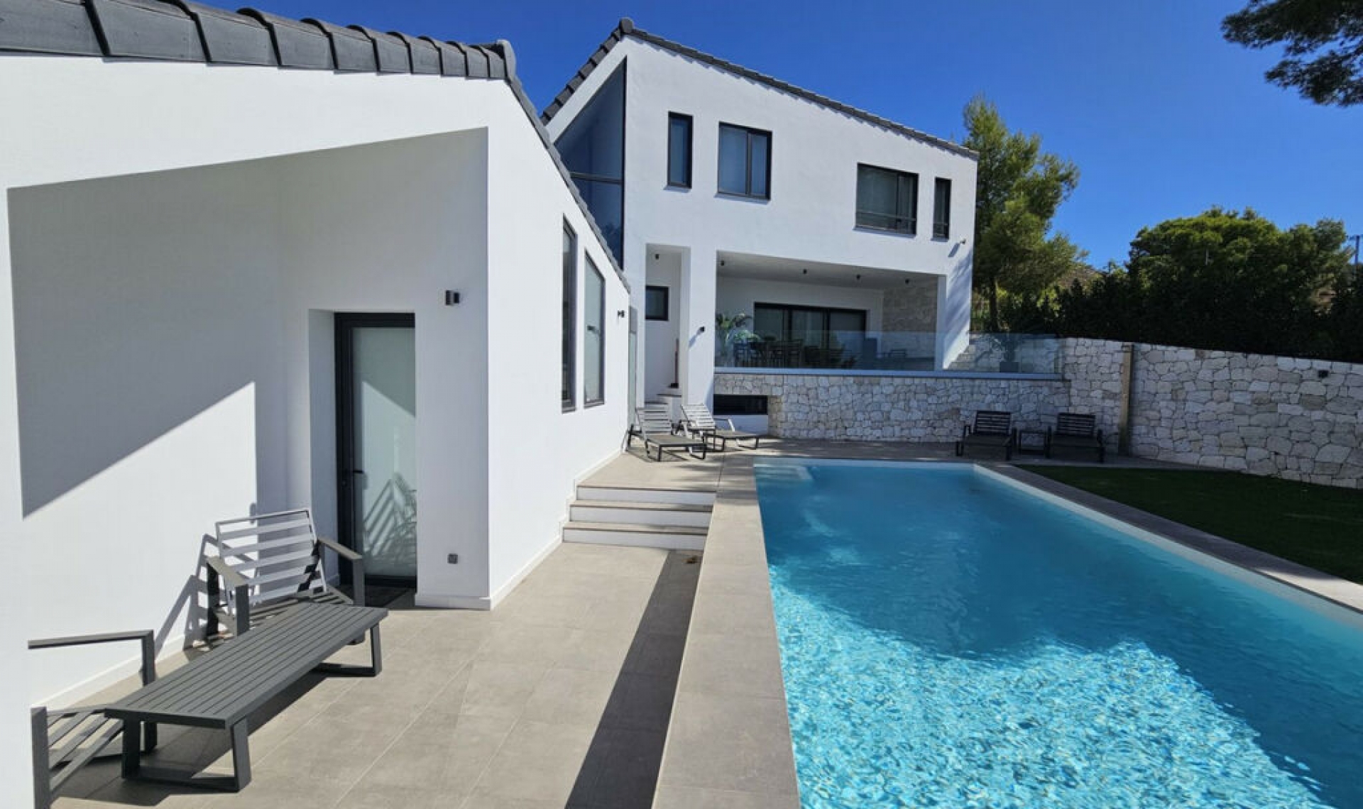 Resale - House -
Mijas