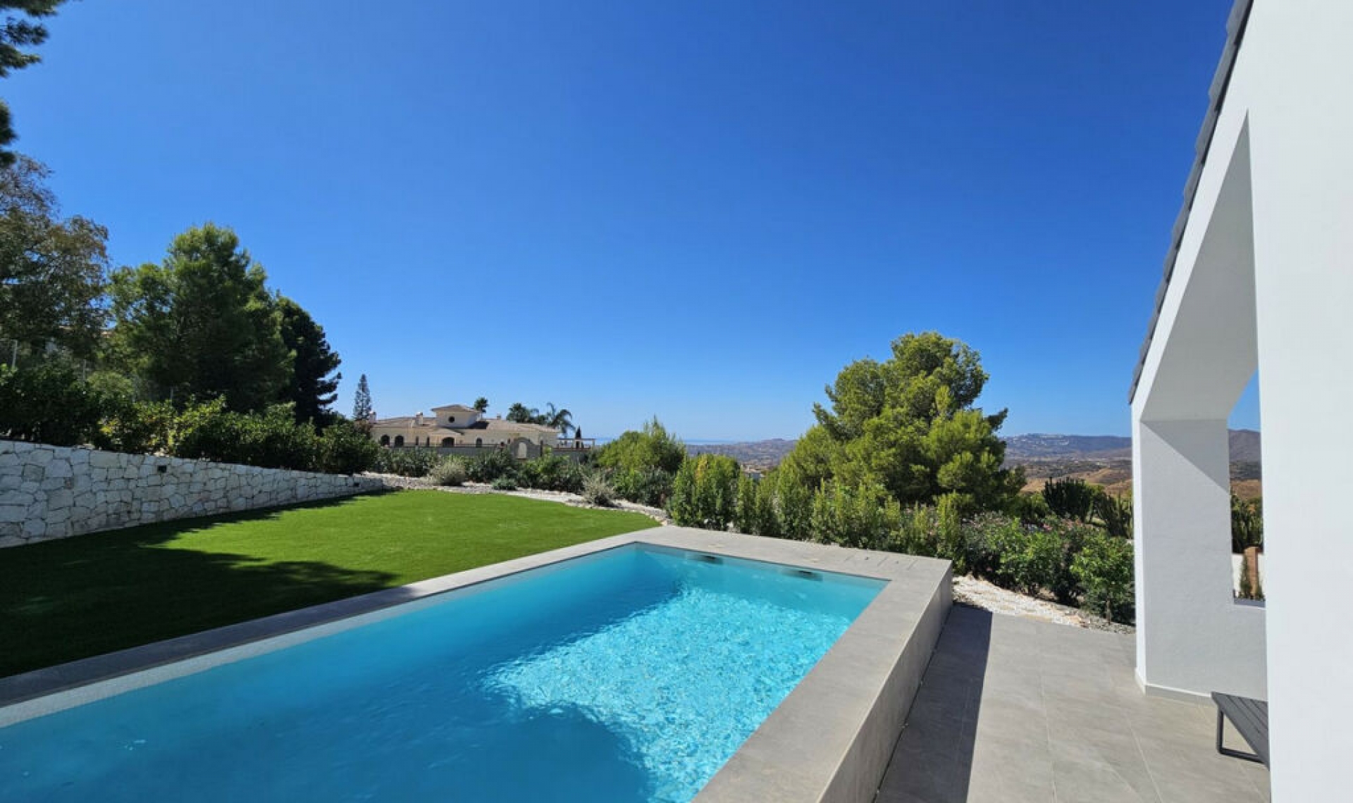 Resale - House -
Mijas