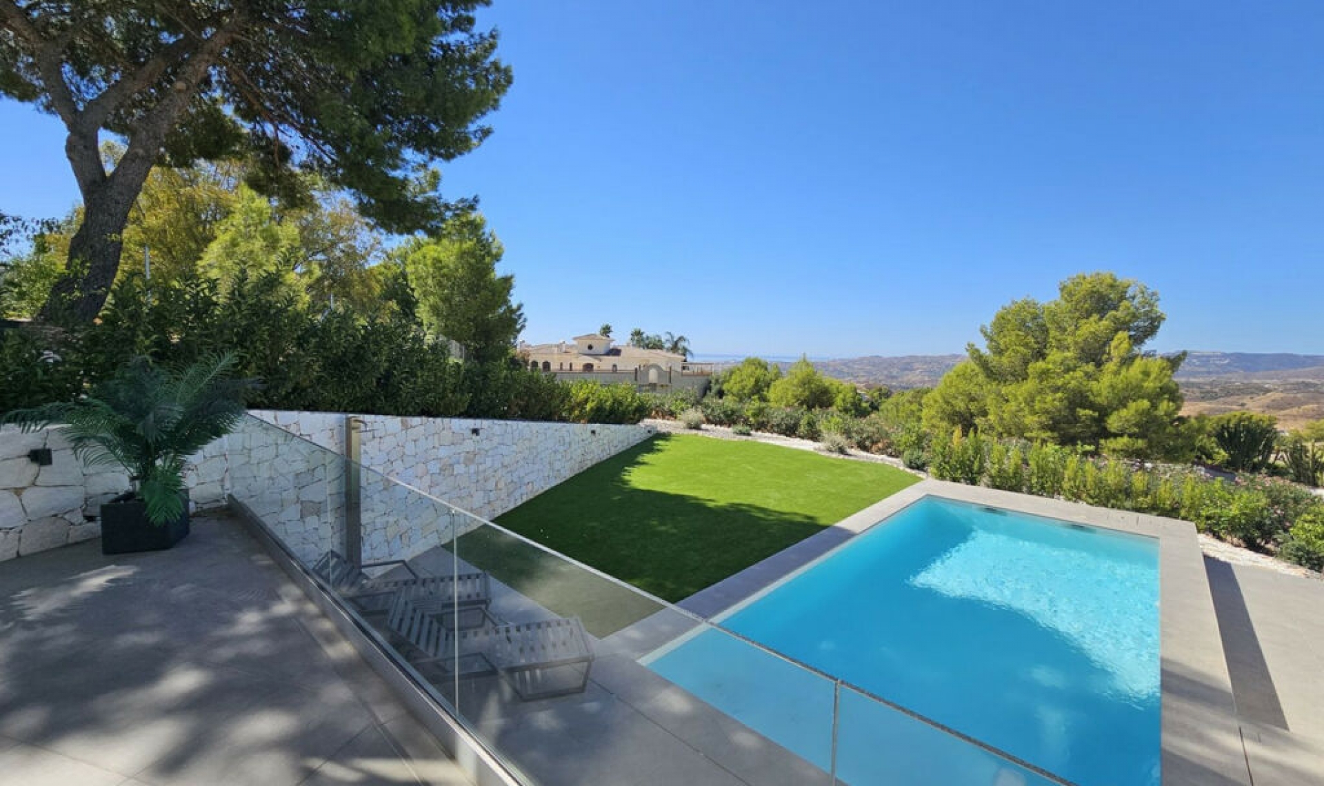 Resale - House -
Mijas