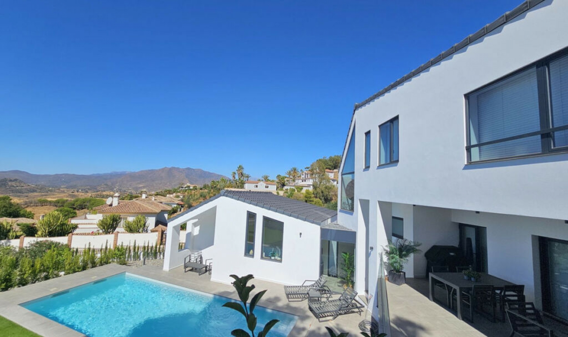 Resale - House -
Mijas