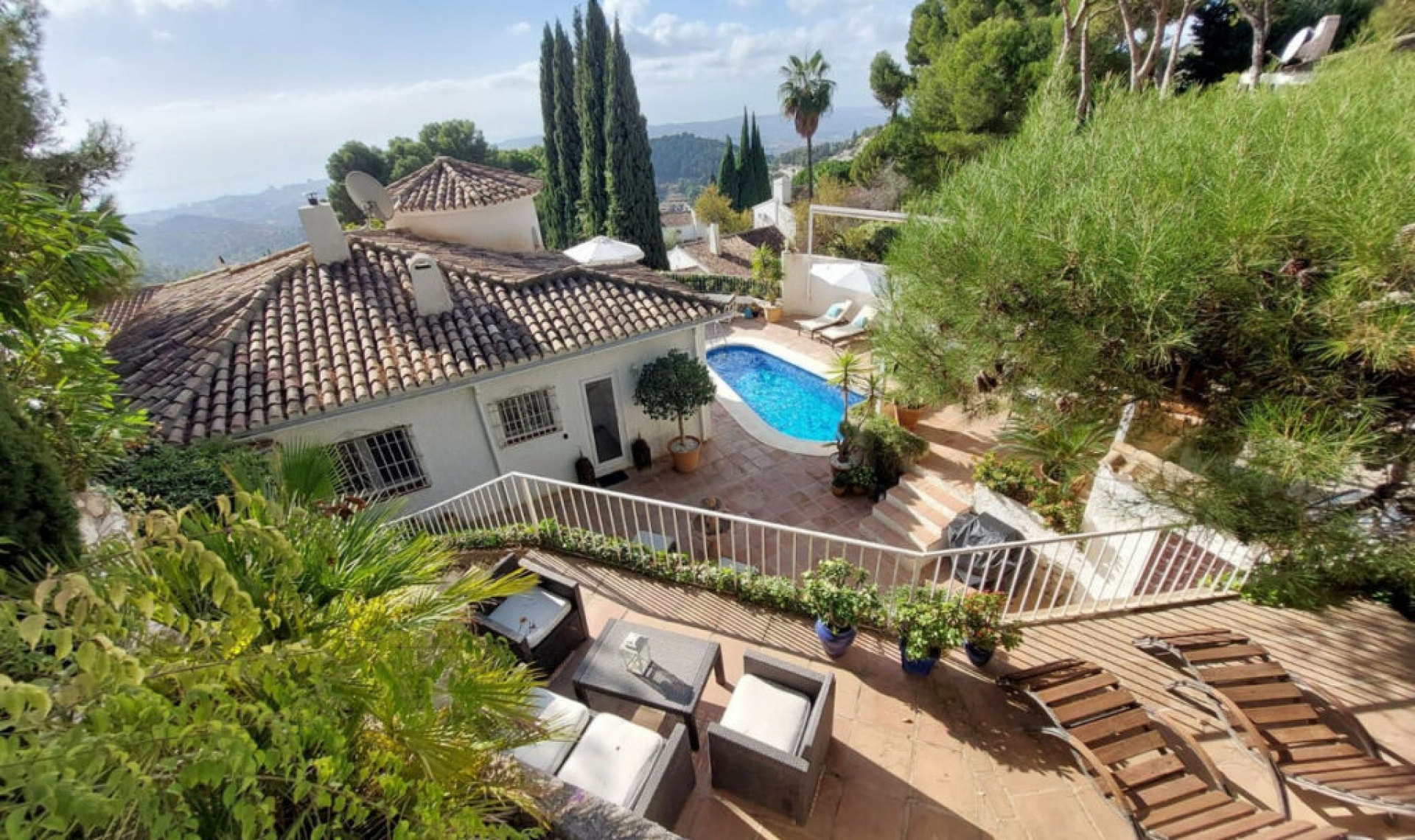 Resale - House -
Mijas