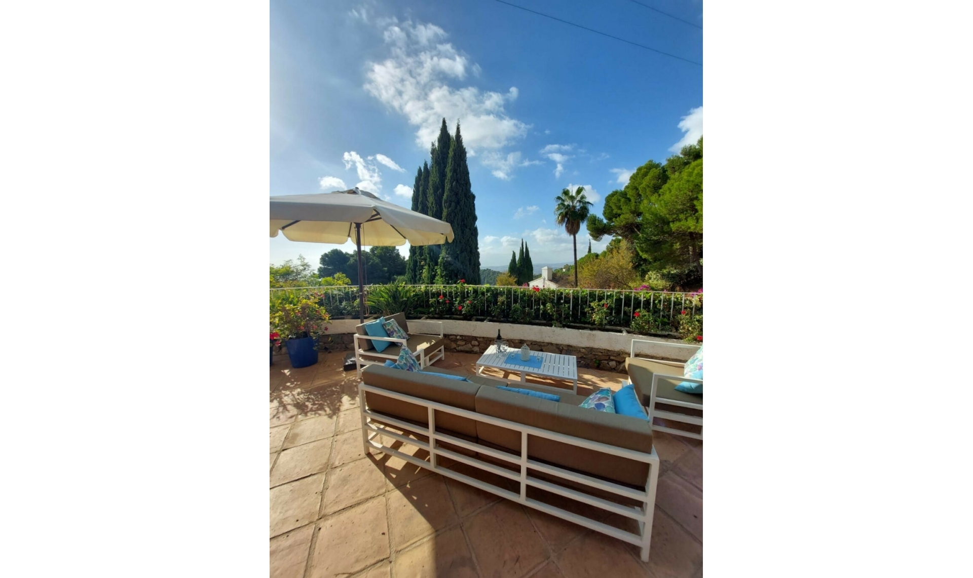 Resale - House -
Mijas