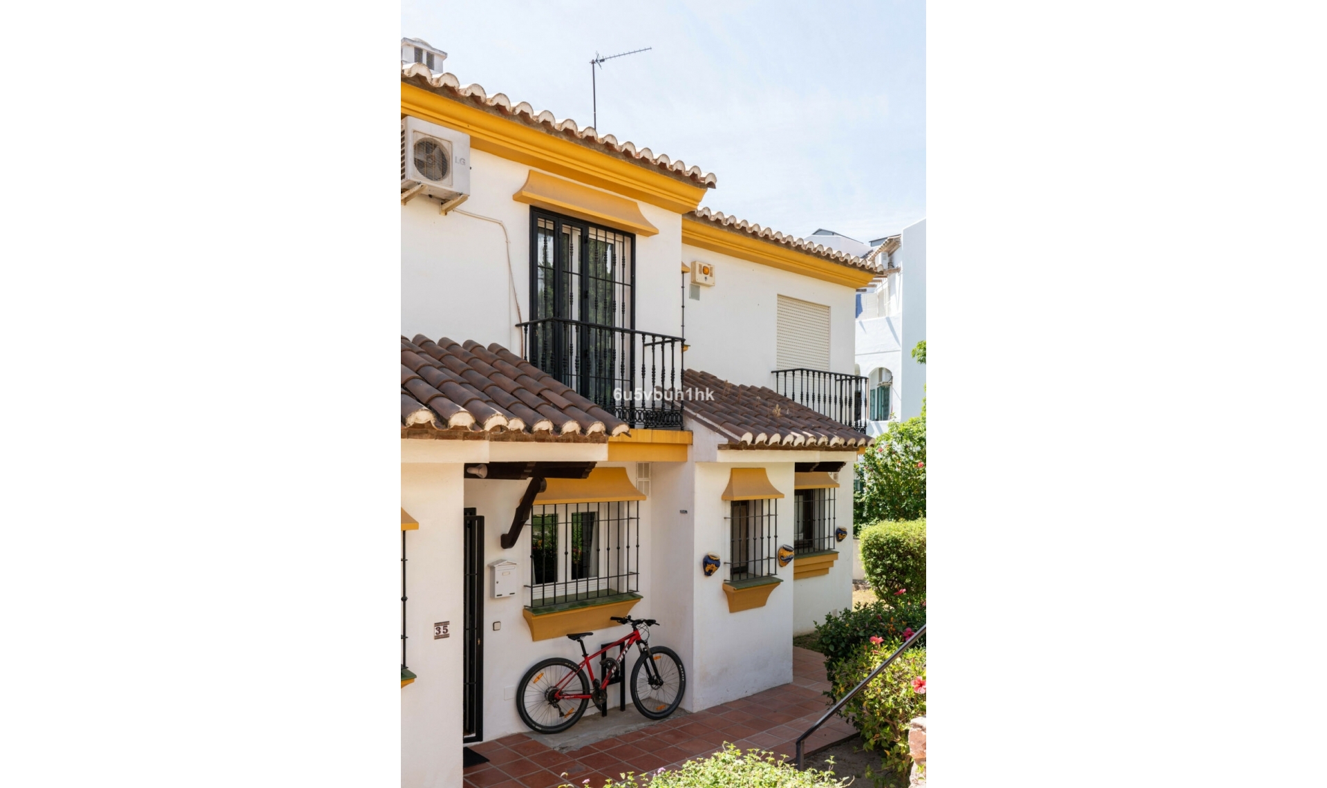 Resale - House -
Mijas