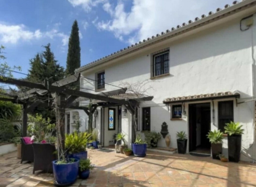 Resale - House -
Mijas