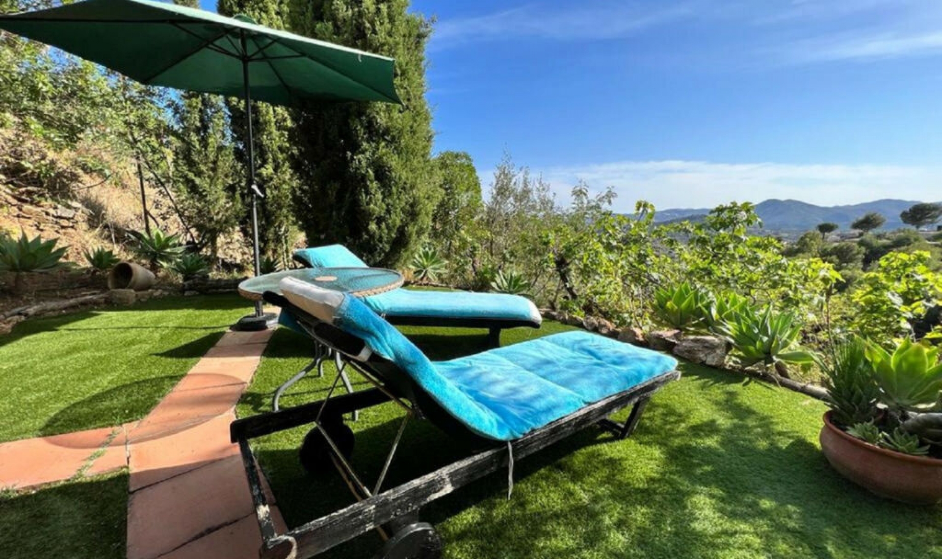 Resale - House -
Mijas