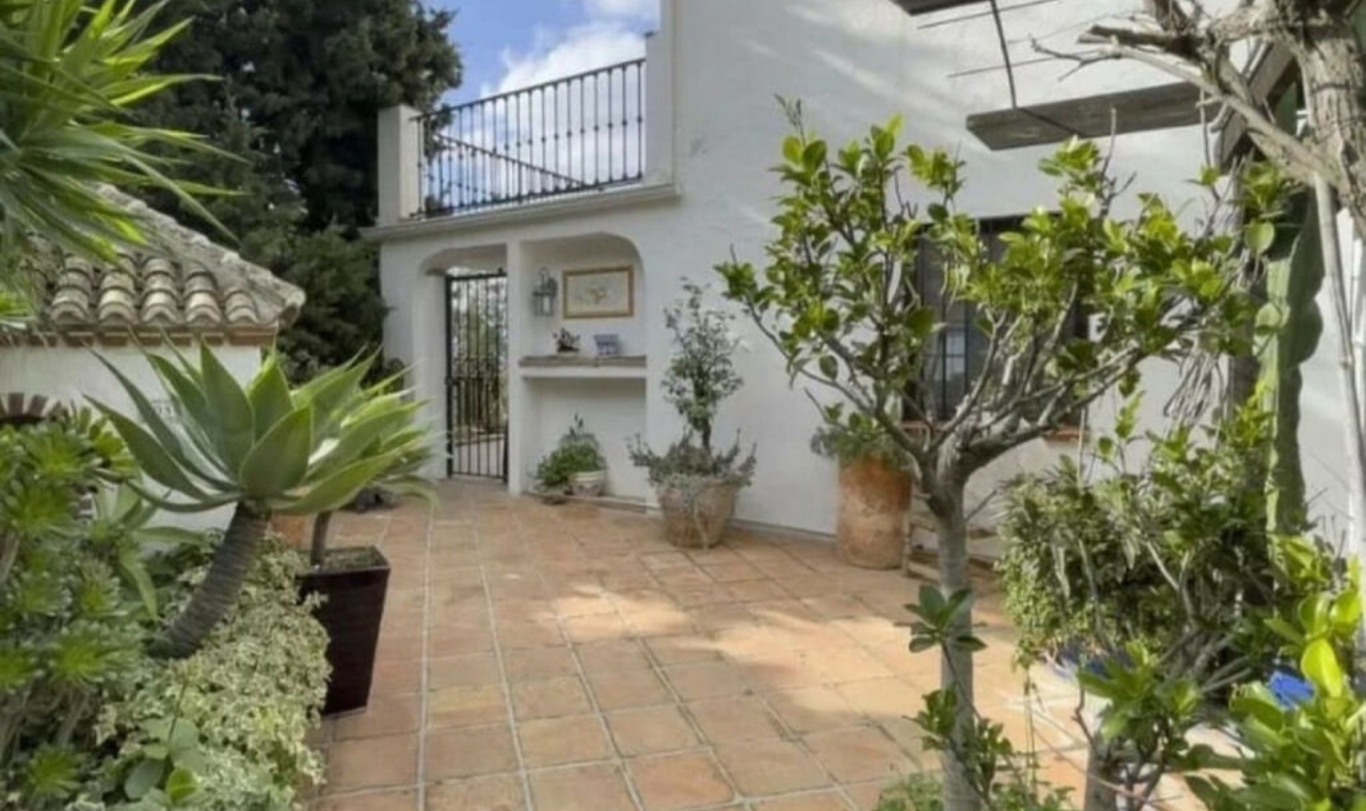 Resale - House -
Mijas
