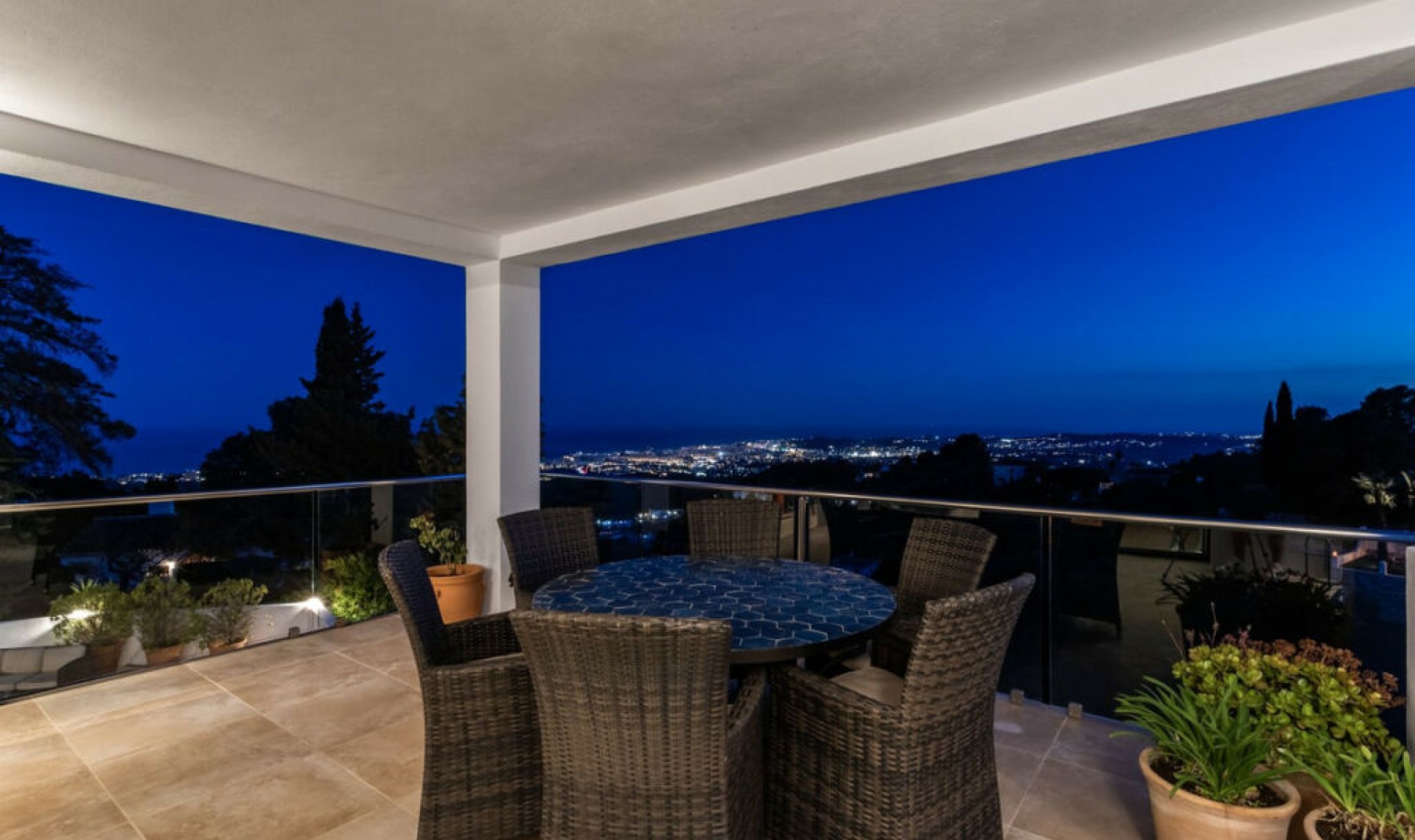 Resale - House -
Mijas