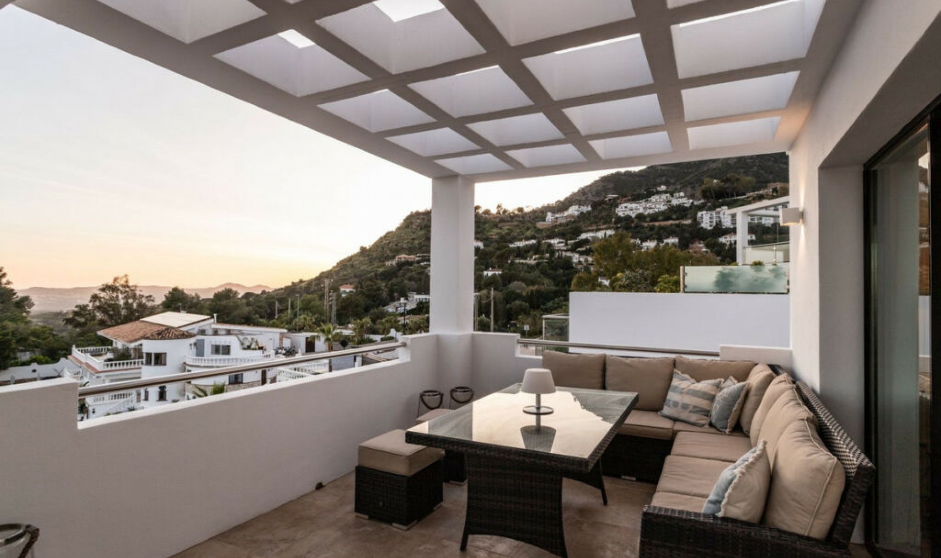 Resale - House -
Mijas