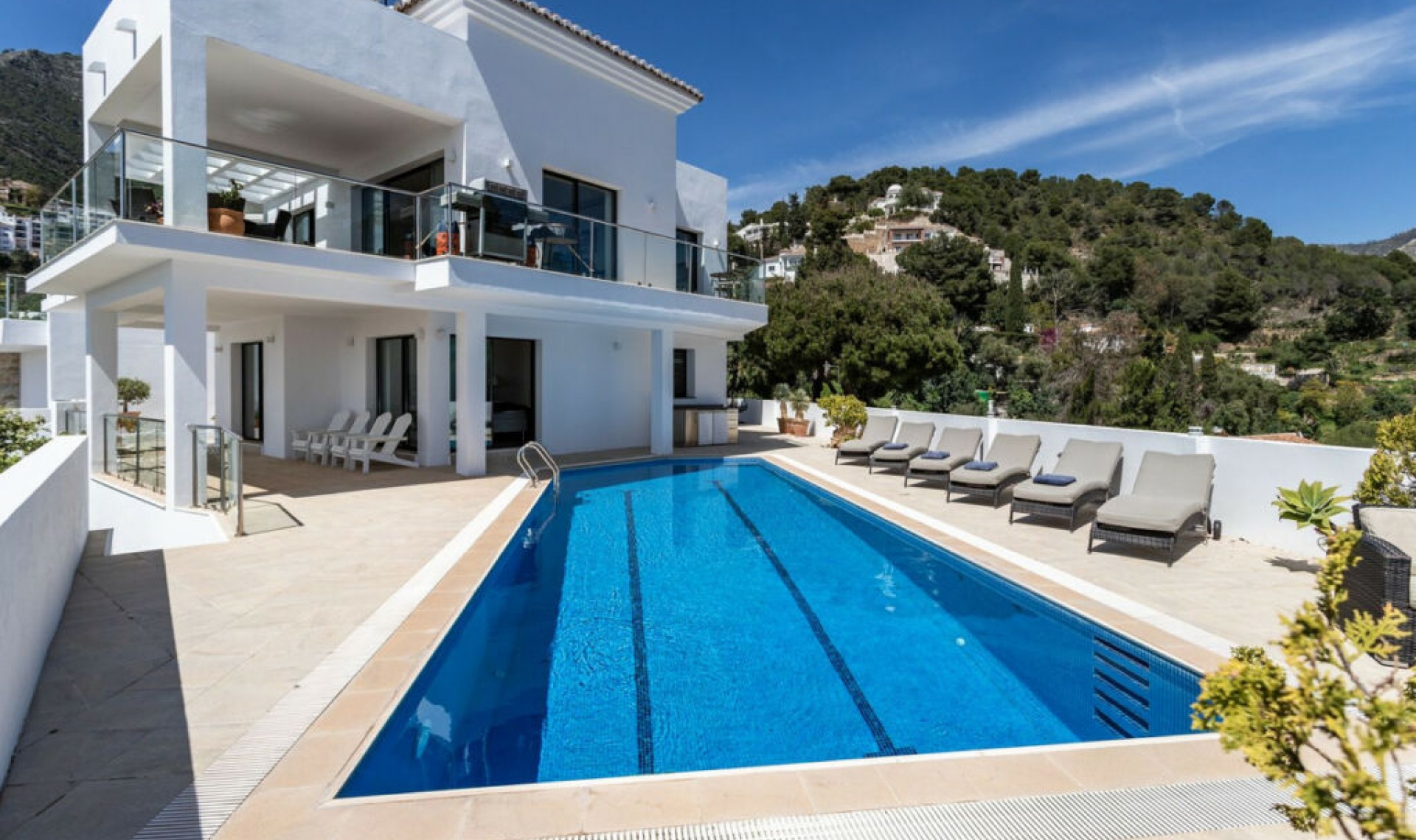 Resale - House -
Mijas