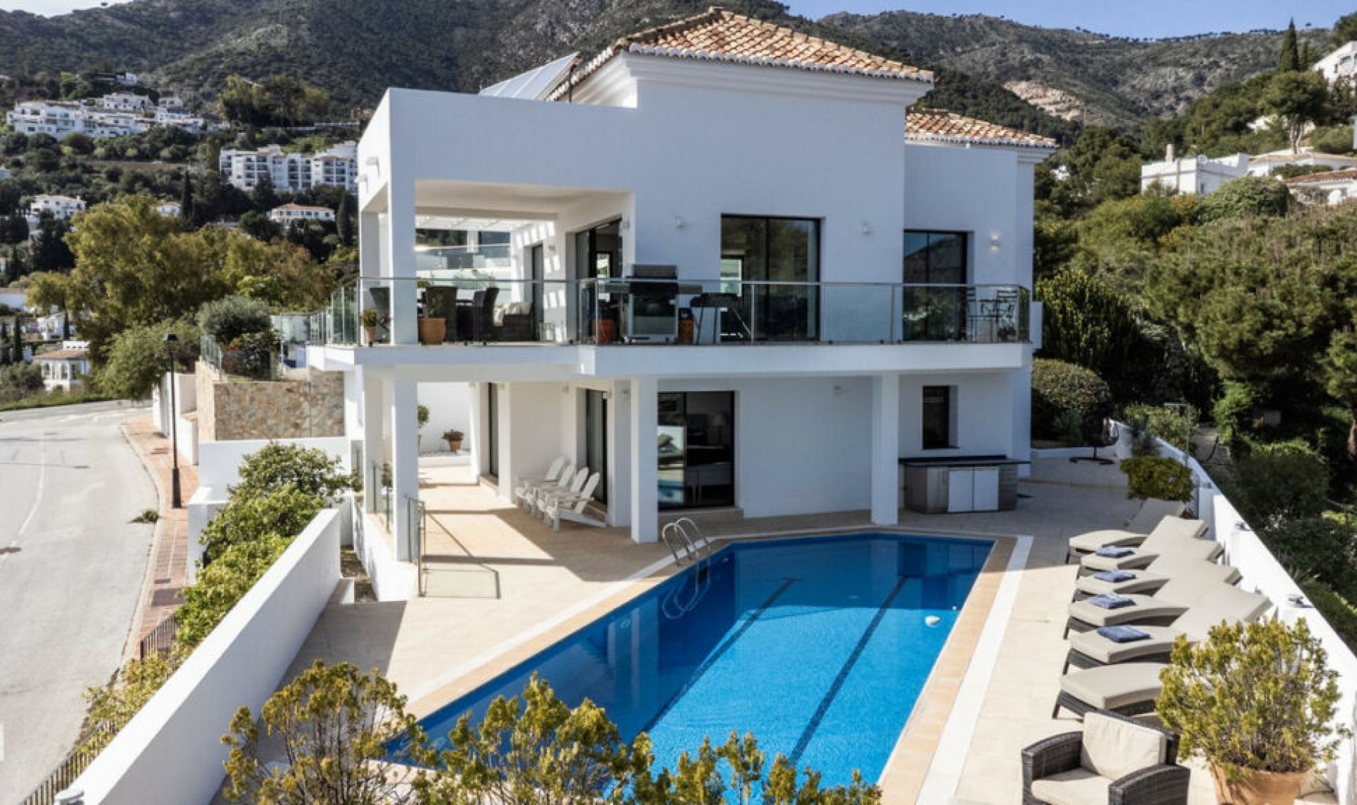 Resale - House -
Mijas