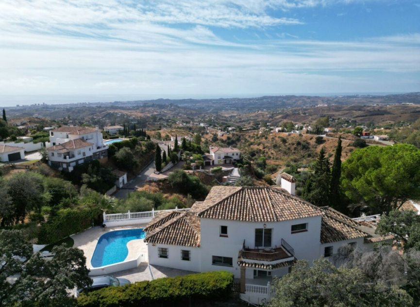 Resale - House -
Mijas