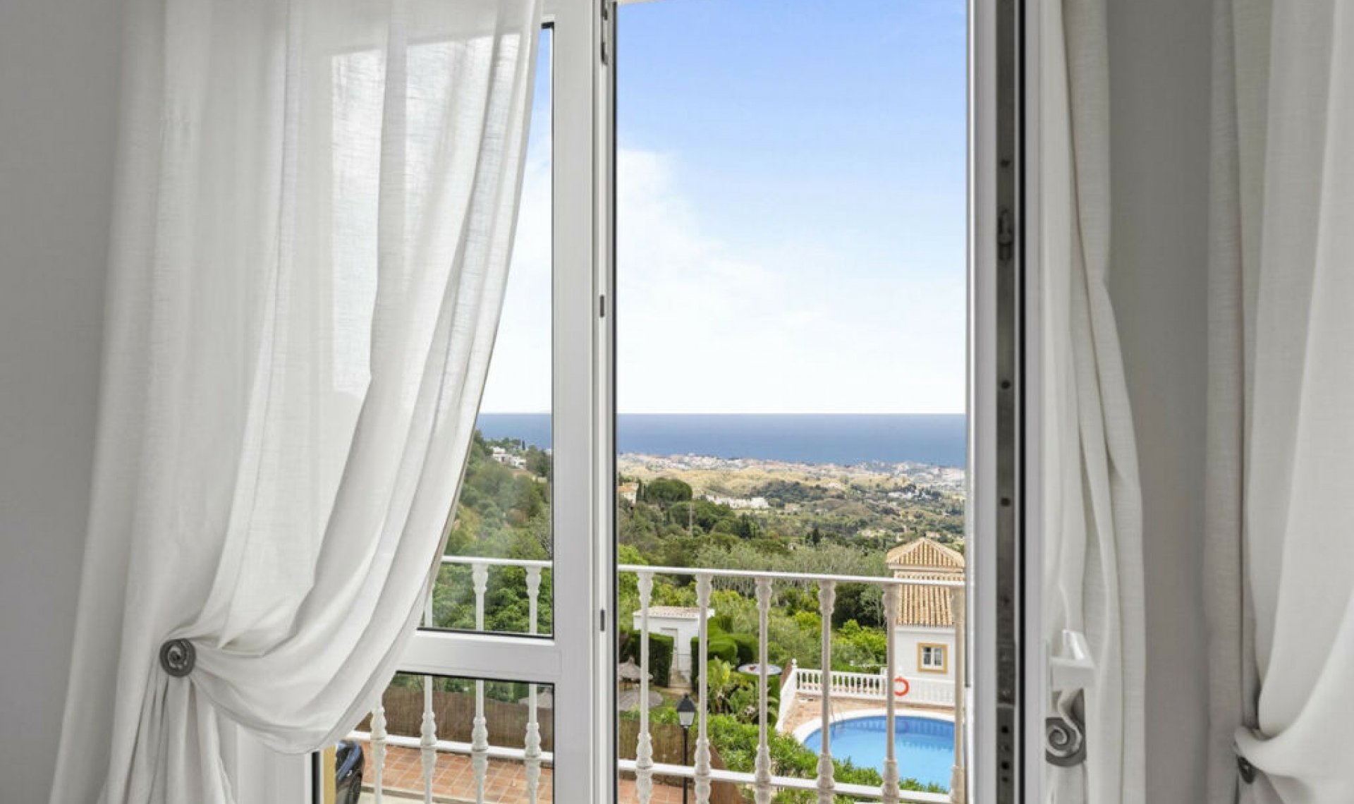 Resale - House -
Mijas