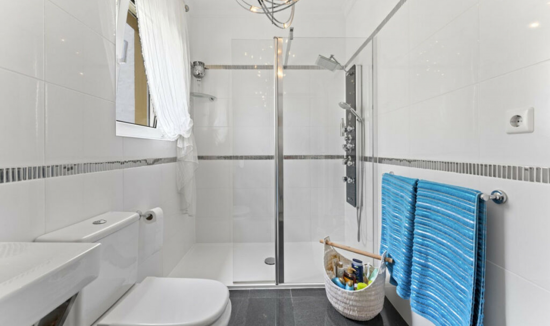 Resale - House -
Mijas