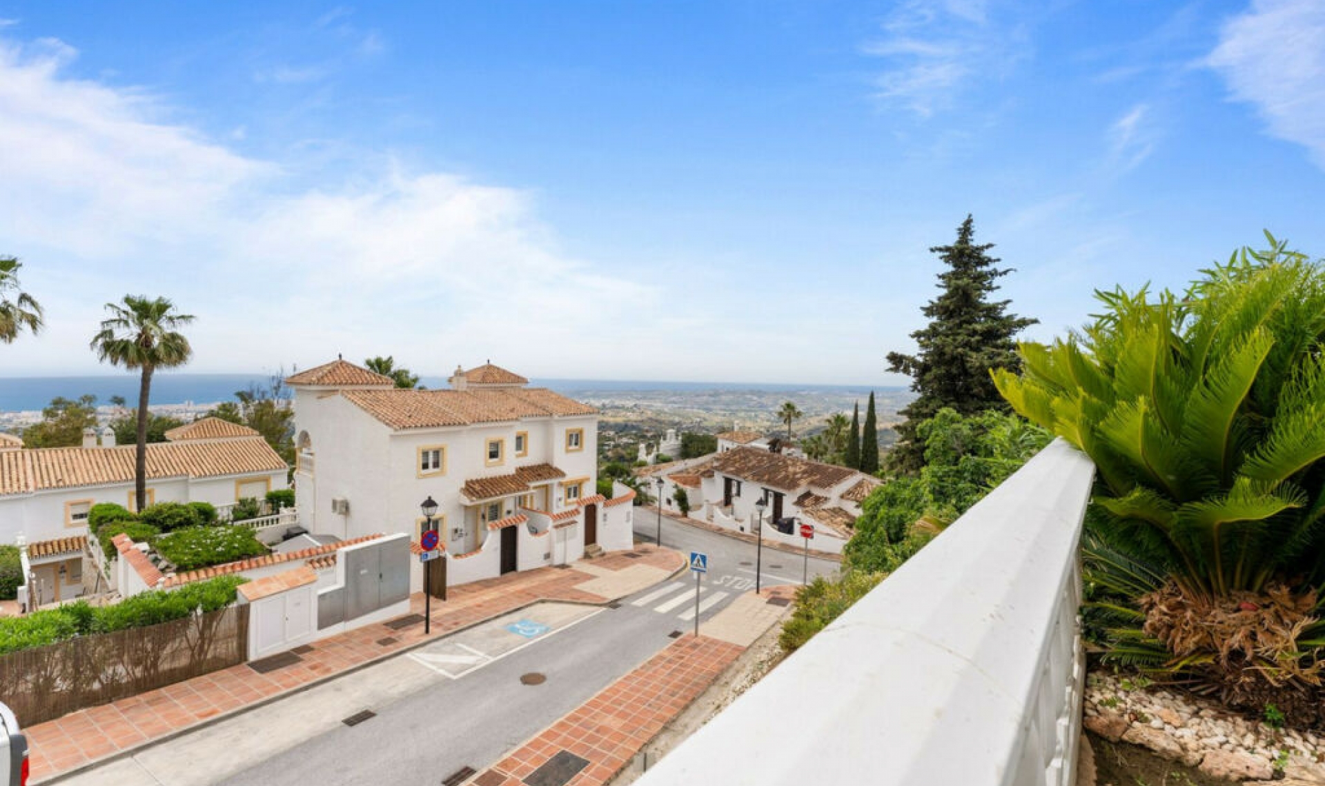 Resale - House -
Mijas