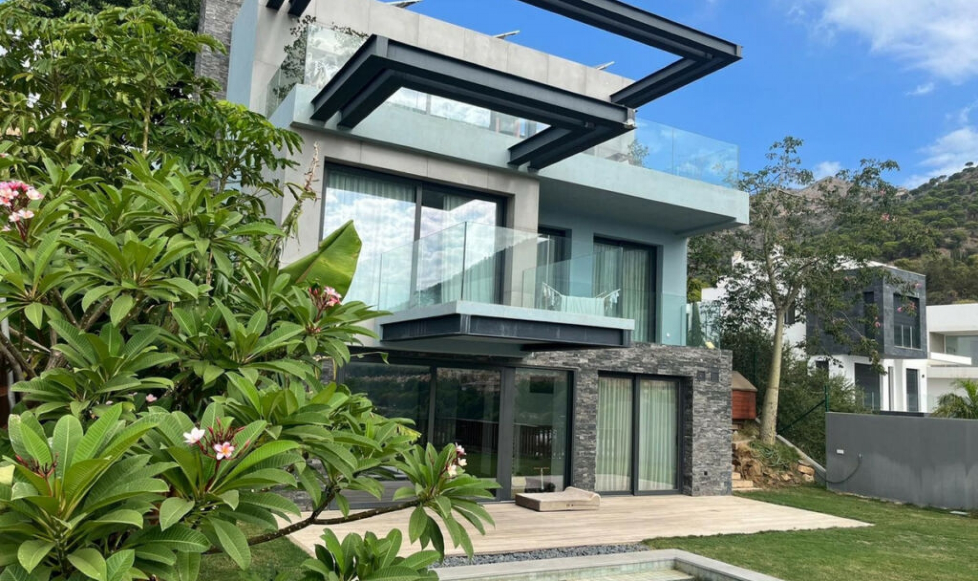 Resale - House -
Mijas