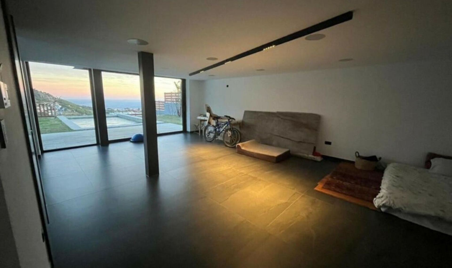 Resale - House -
Mijas