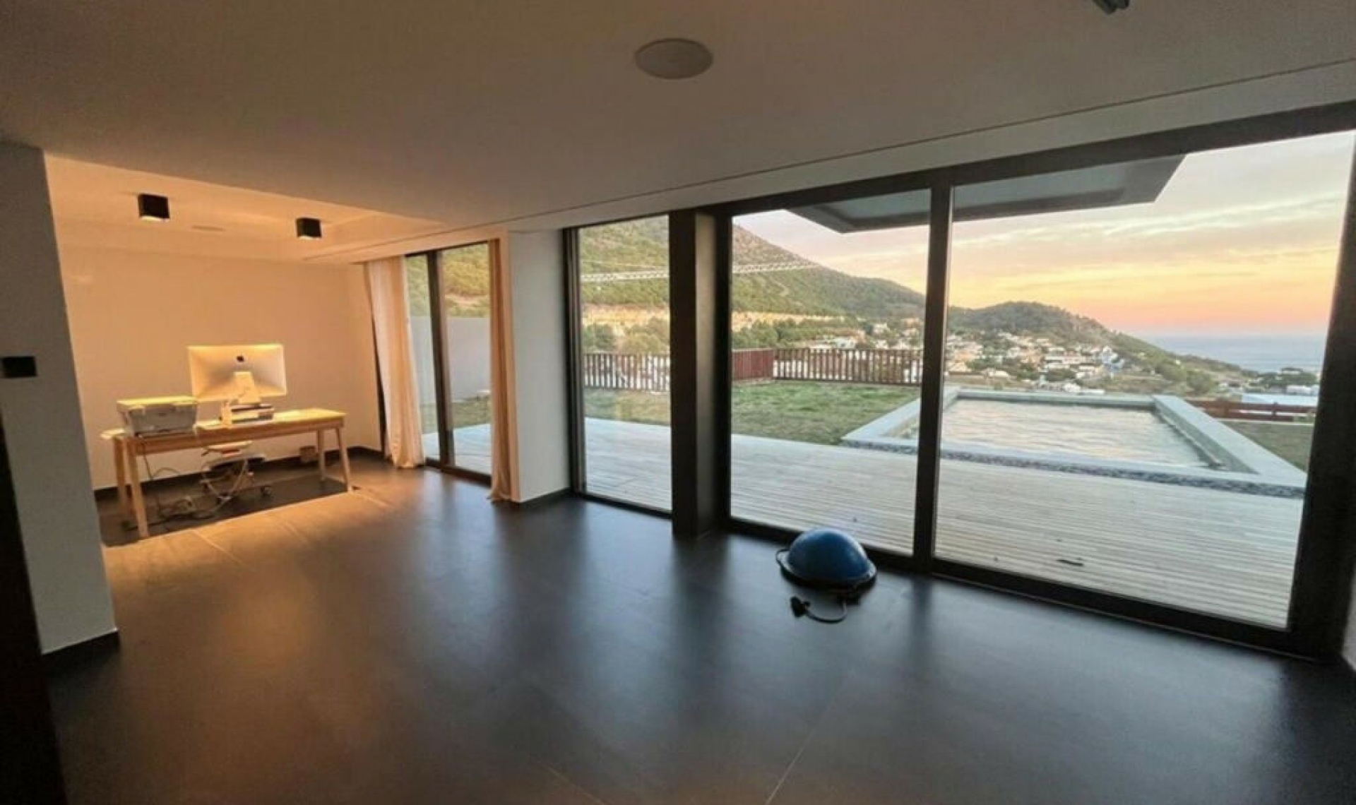 Resale - House -
Mijas