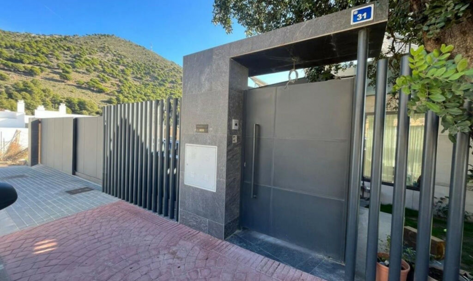 Resale - House -
Mijas