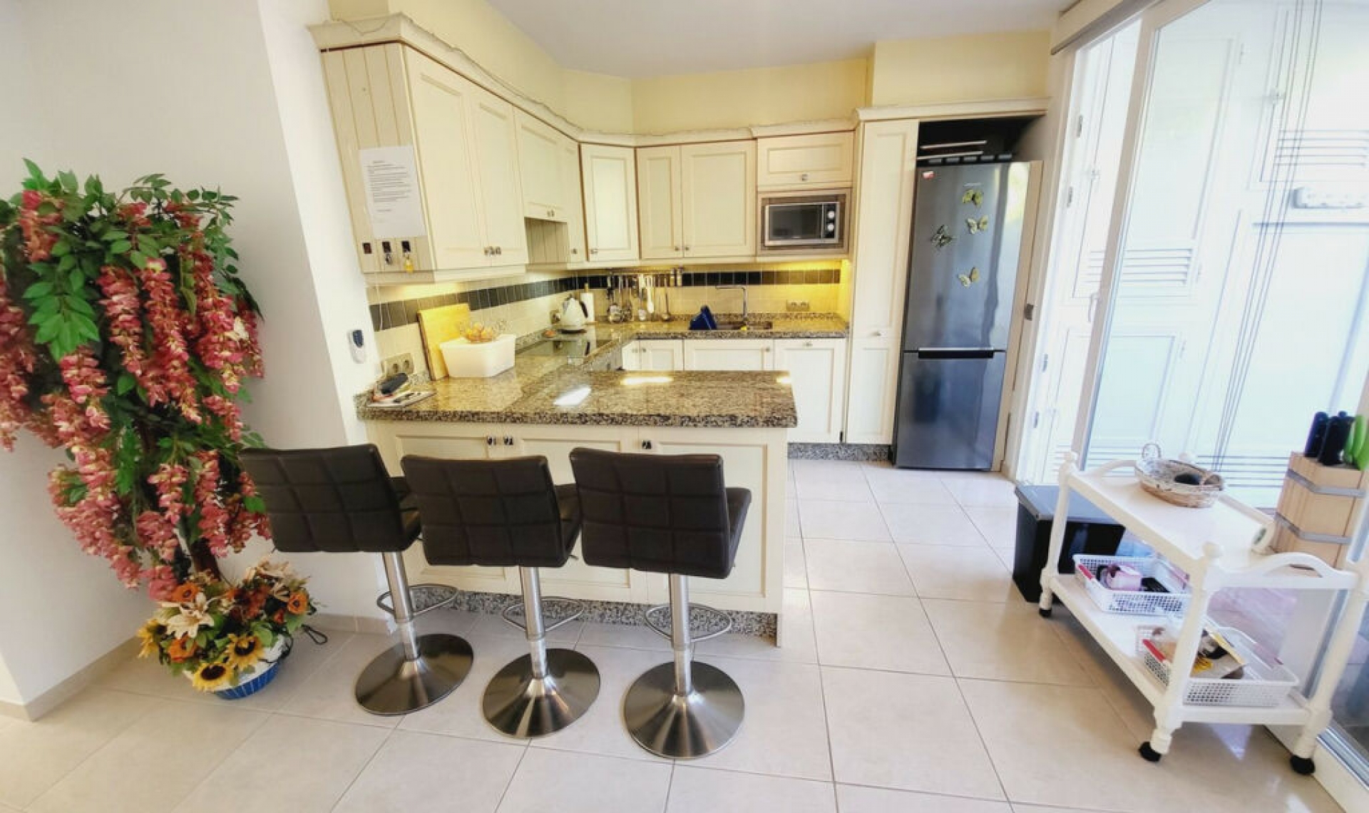 Resale - House -
Miraflores