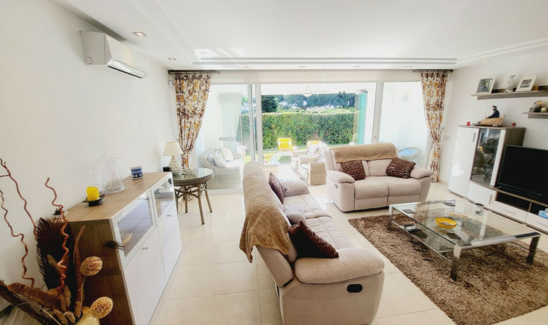 Resale - House -
Miraflores