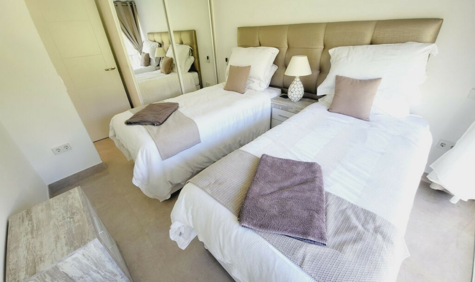 Resale - House -
Miraflores