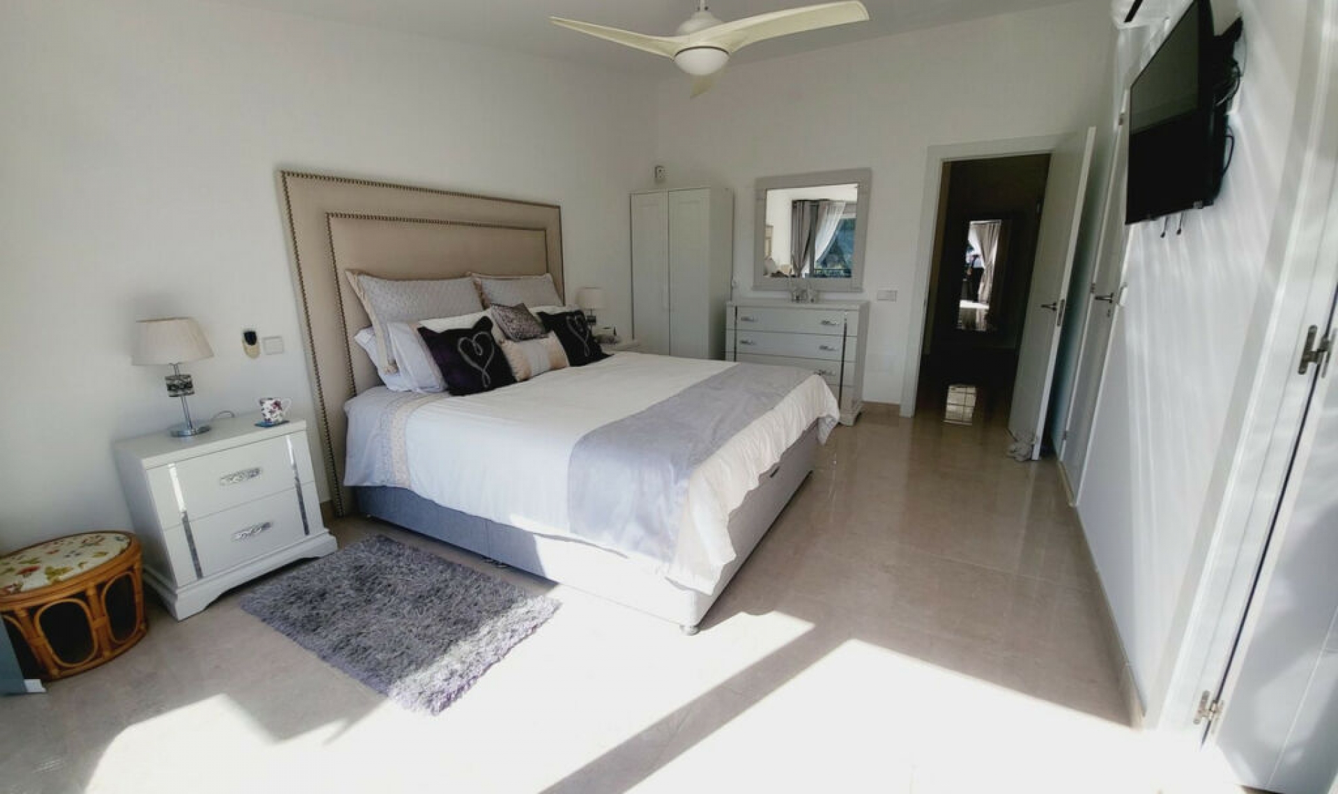 Resale - House -
Miraflores