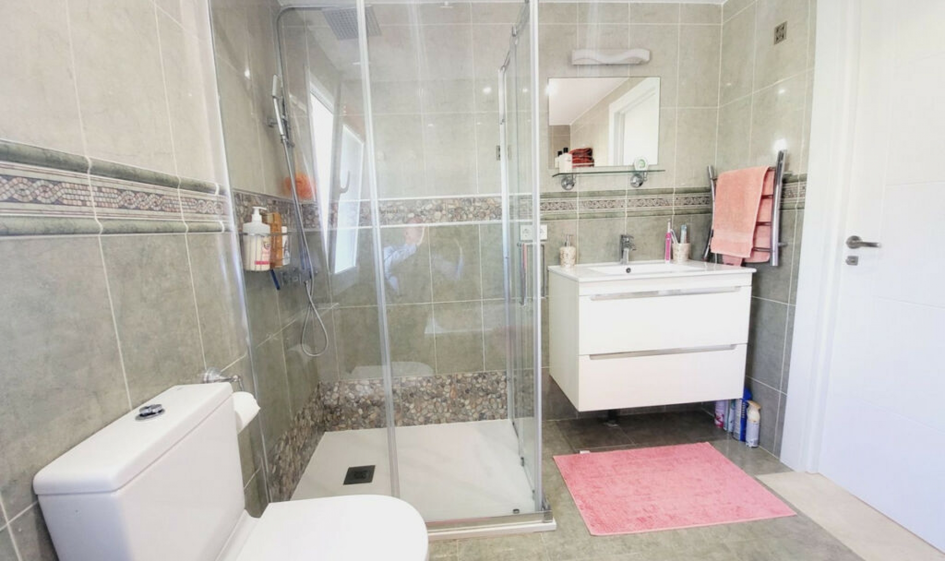 Resale - House -
Miraflores