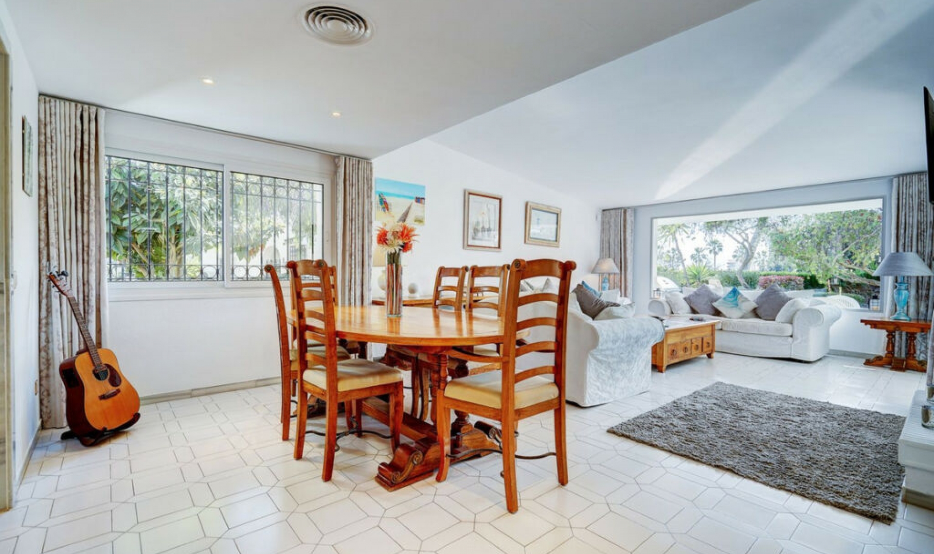 Resale - House -
Miraflores