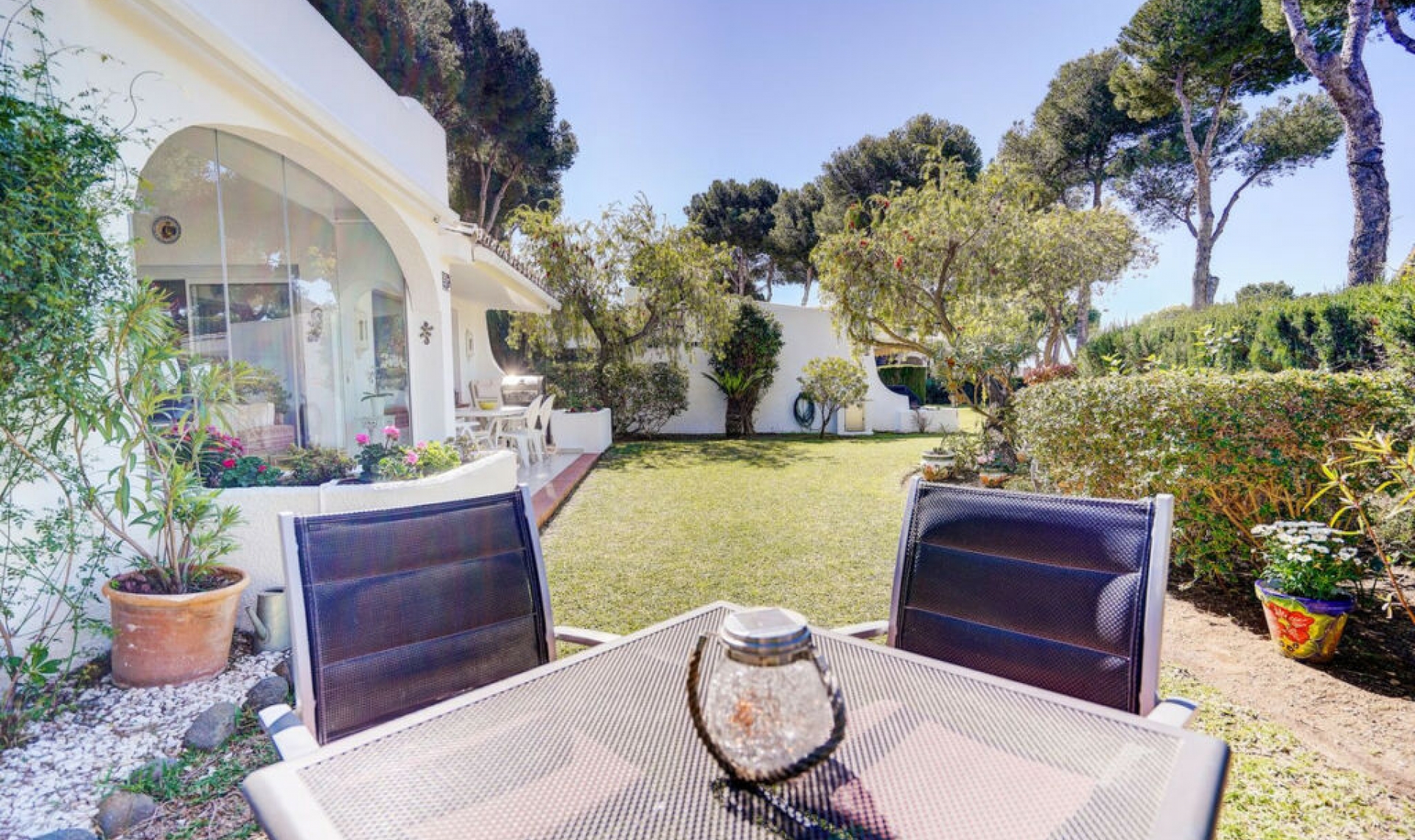 Resale - House -
Miraflores