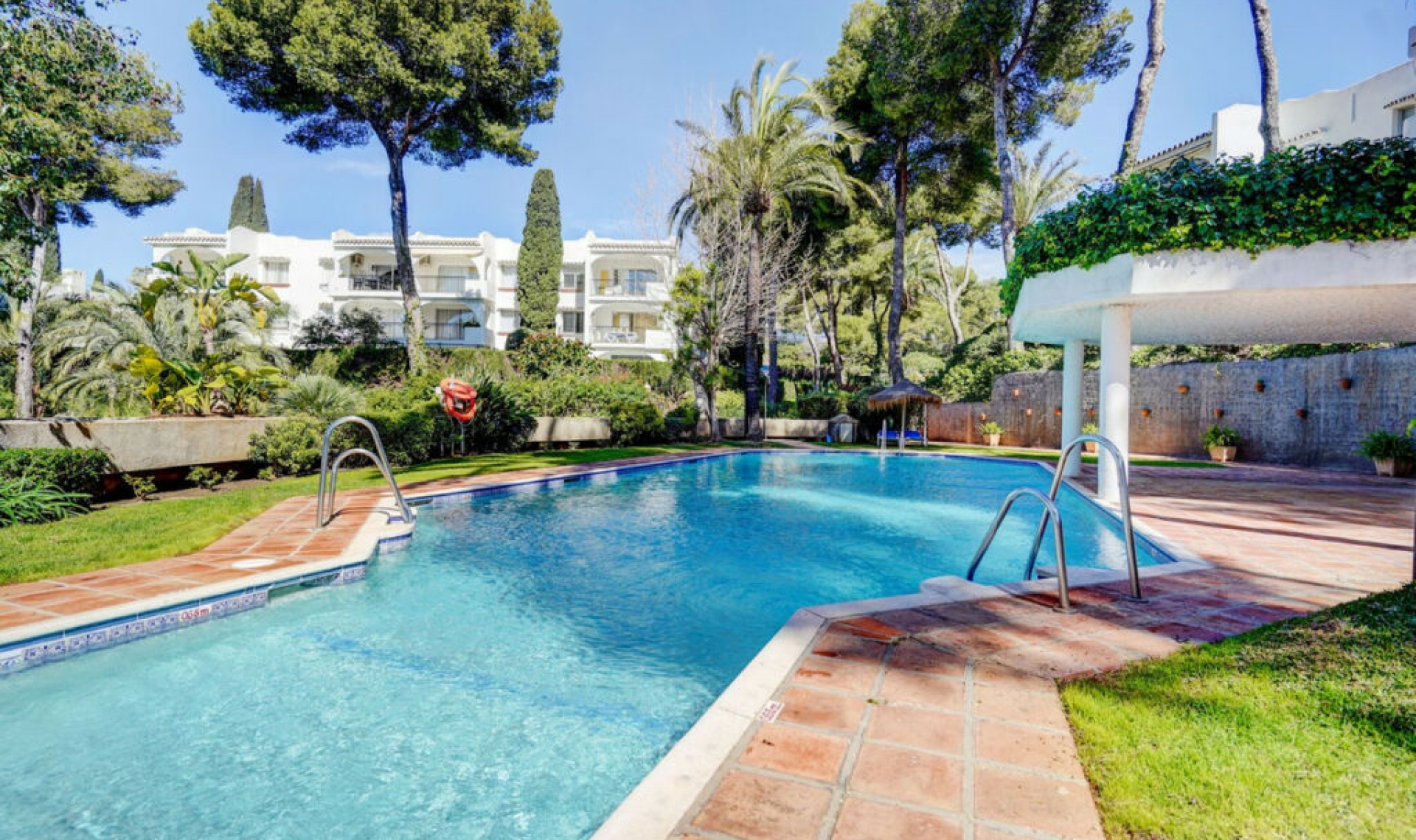 Resale - House -
Miraflores