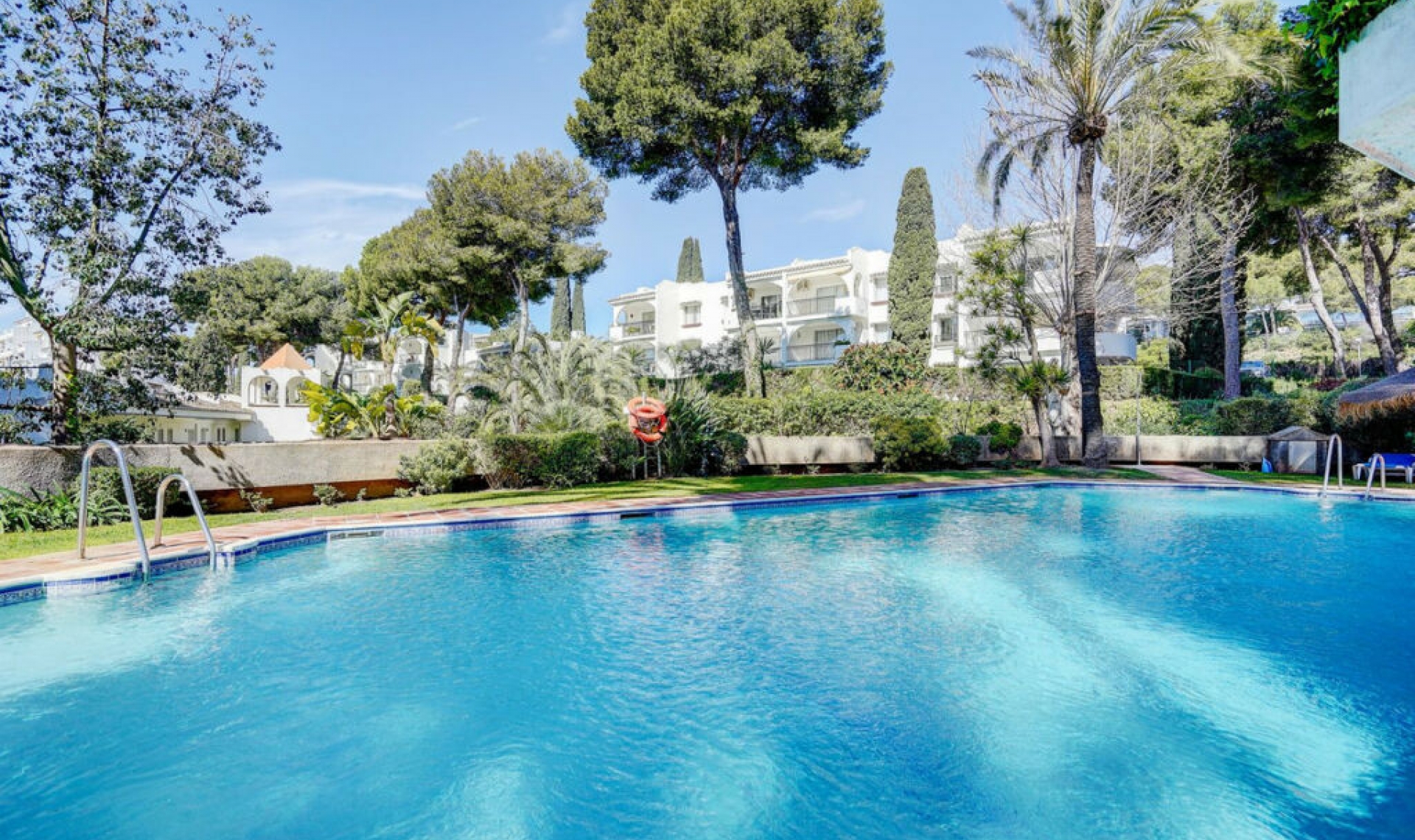 Resale - House -
Miraflores