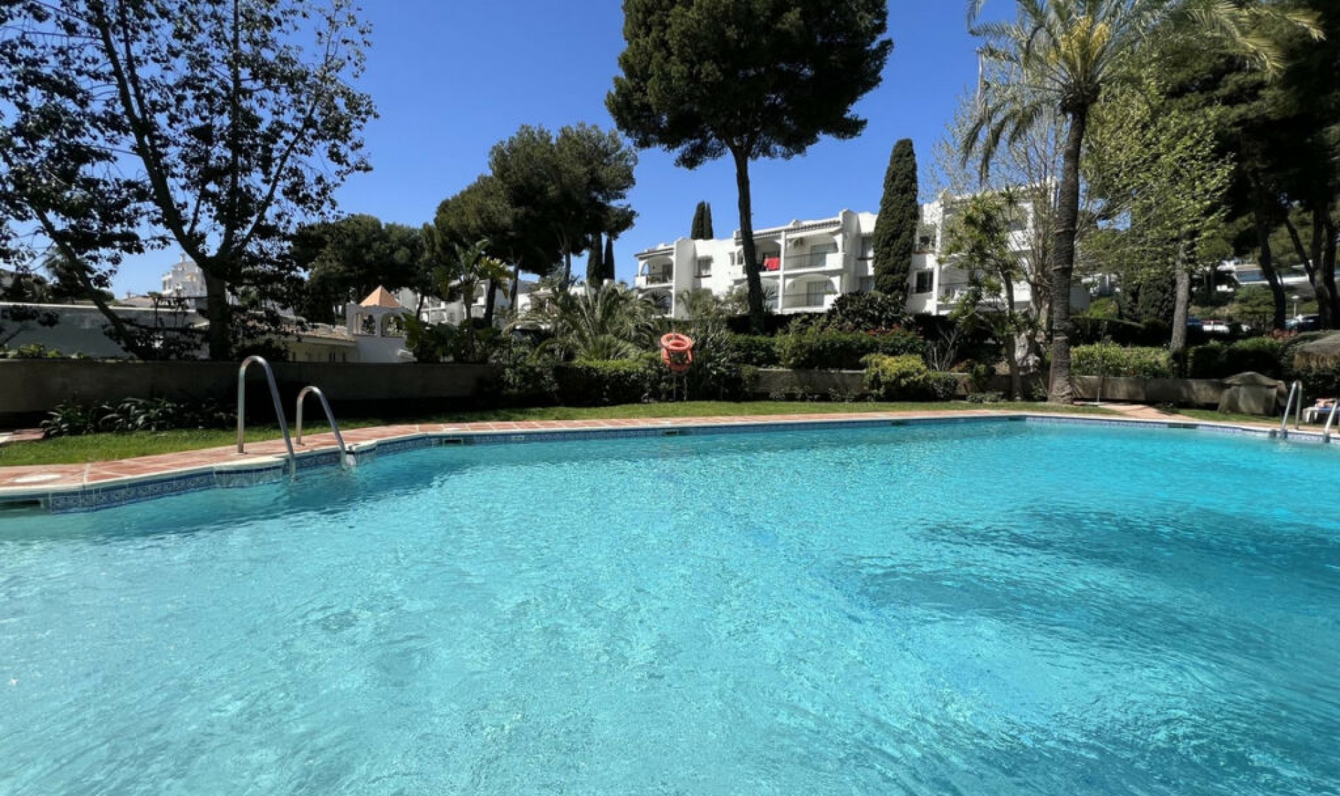 Resale - House -
Miraflores