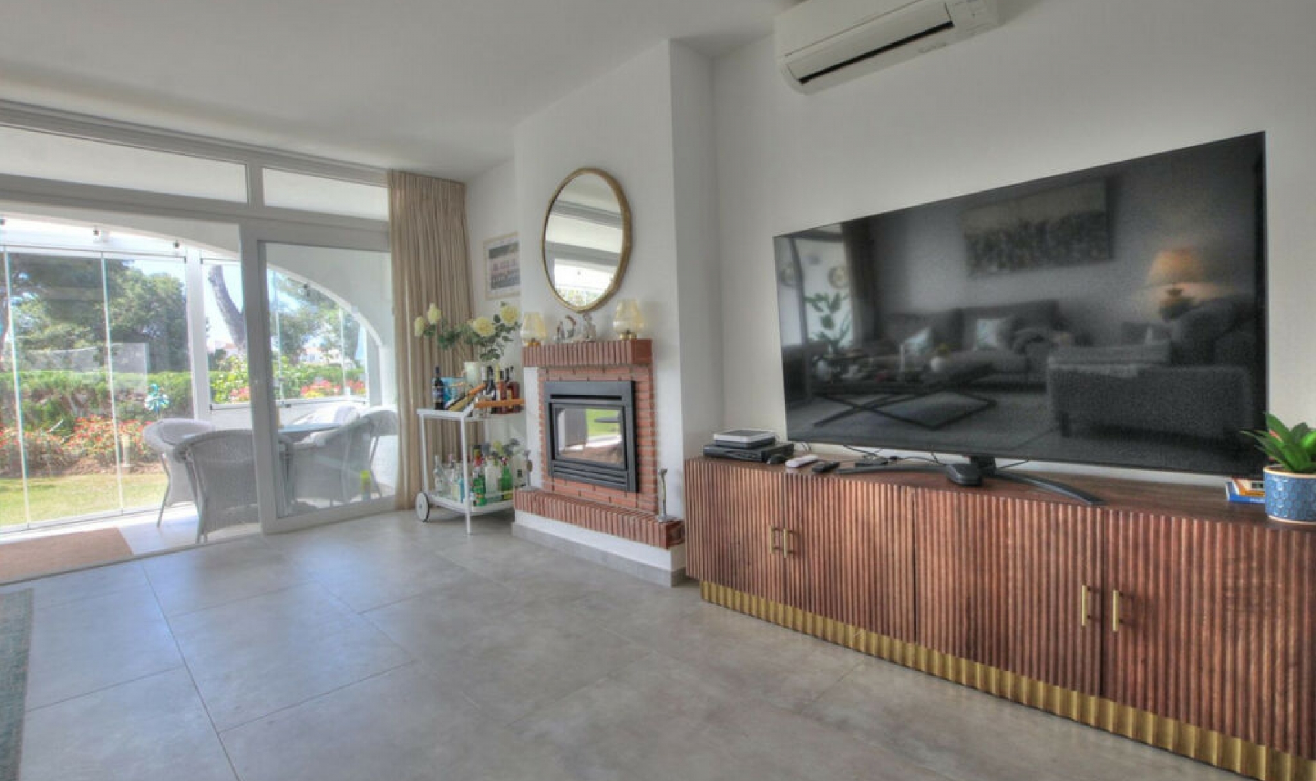 Resale - House -
Miraflores