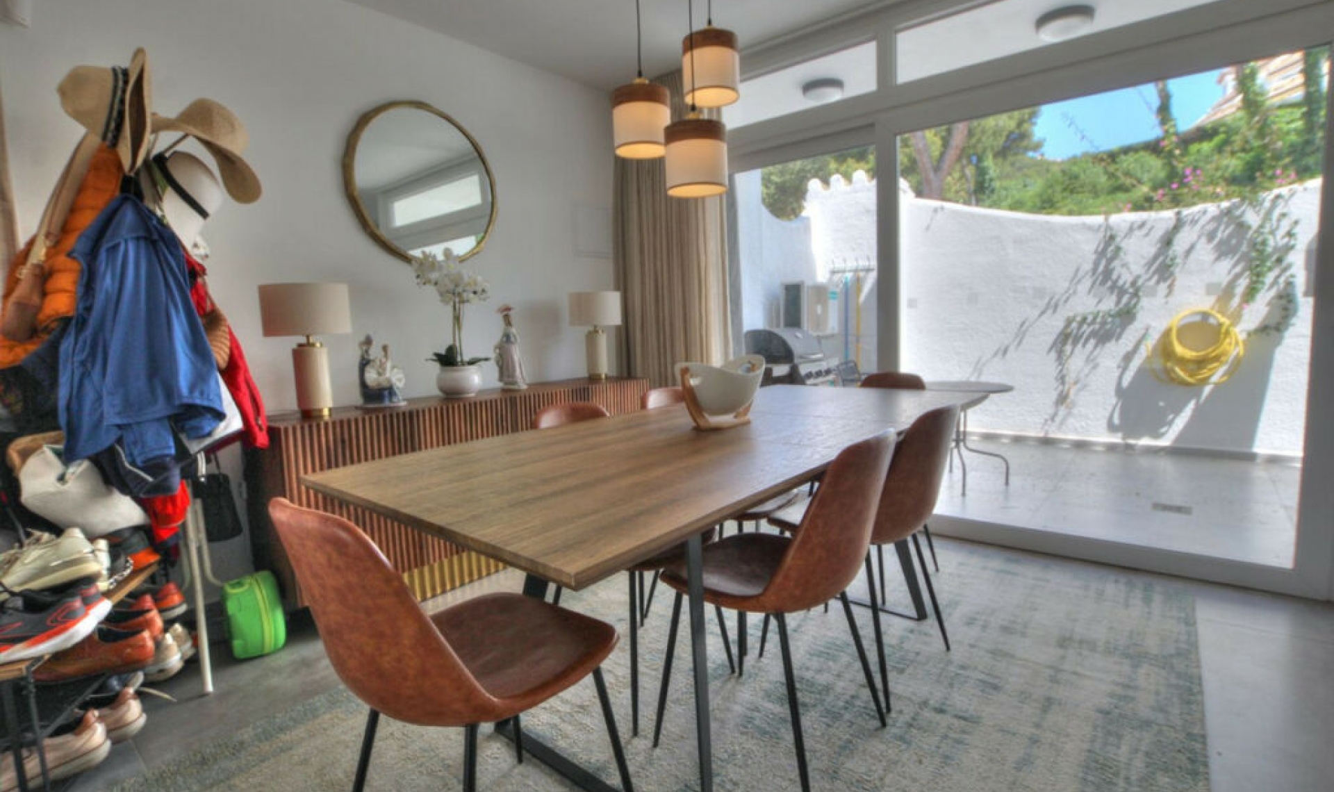 Resale - House -
Miraflores