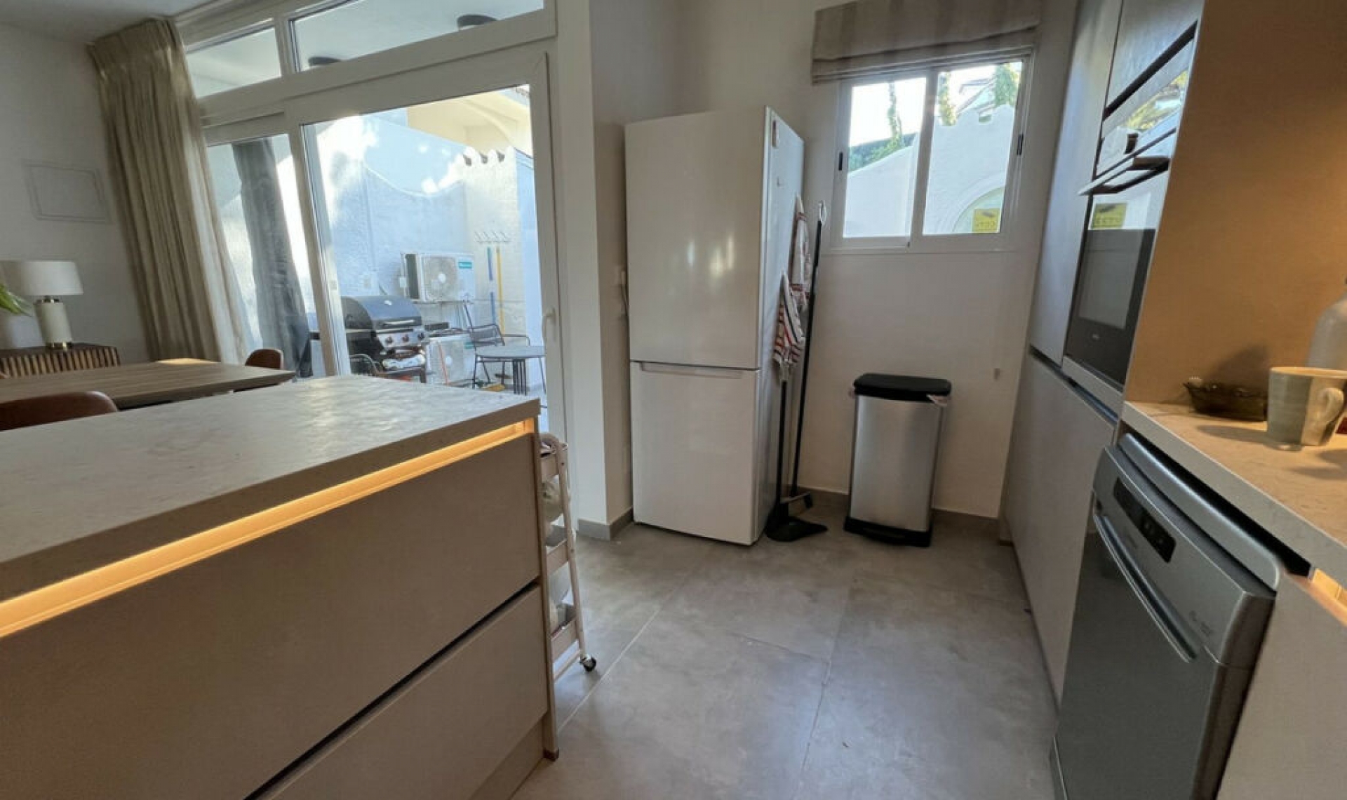 Resale - House -
Miraflores