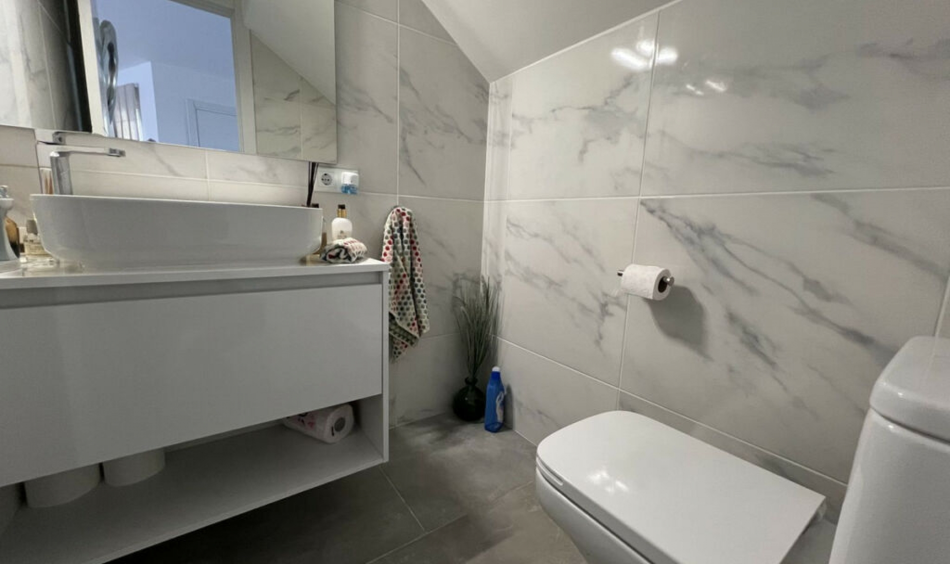 Resale - House -
Miraflores