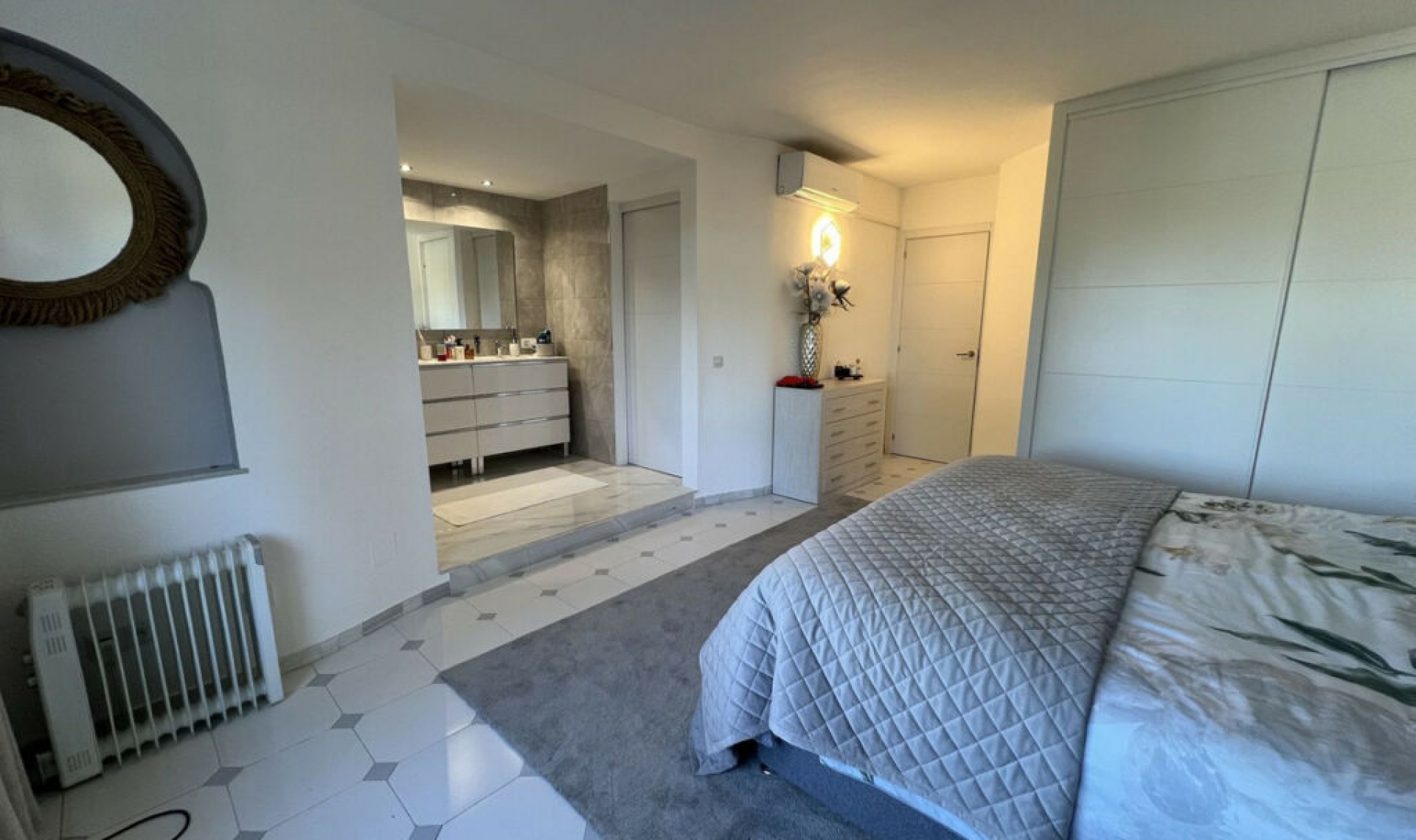 Resale - House -
Miraflores