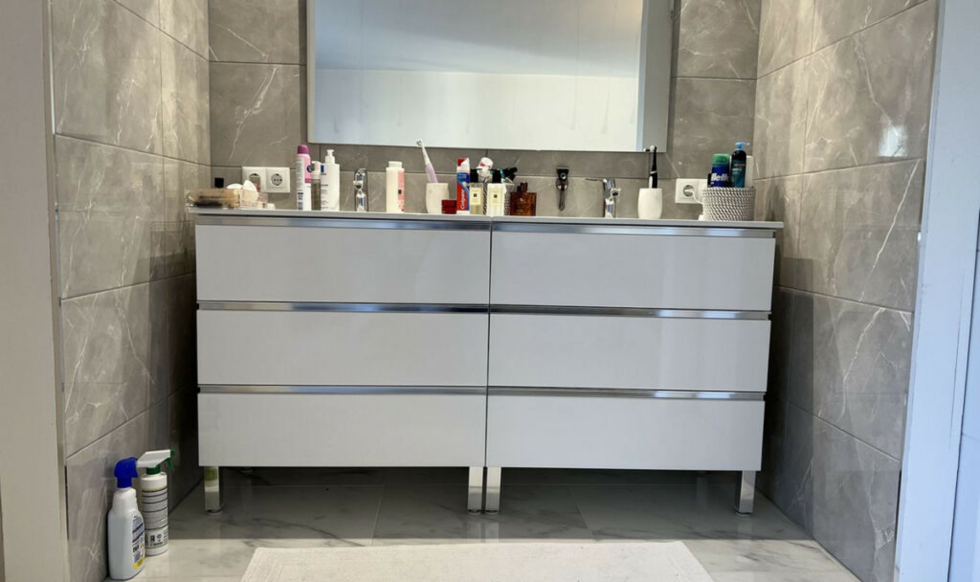 Resale - House -
Miraflores