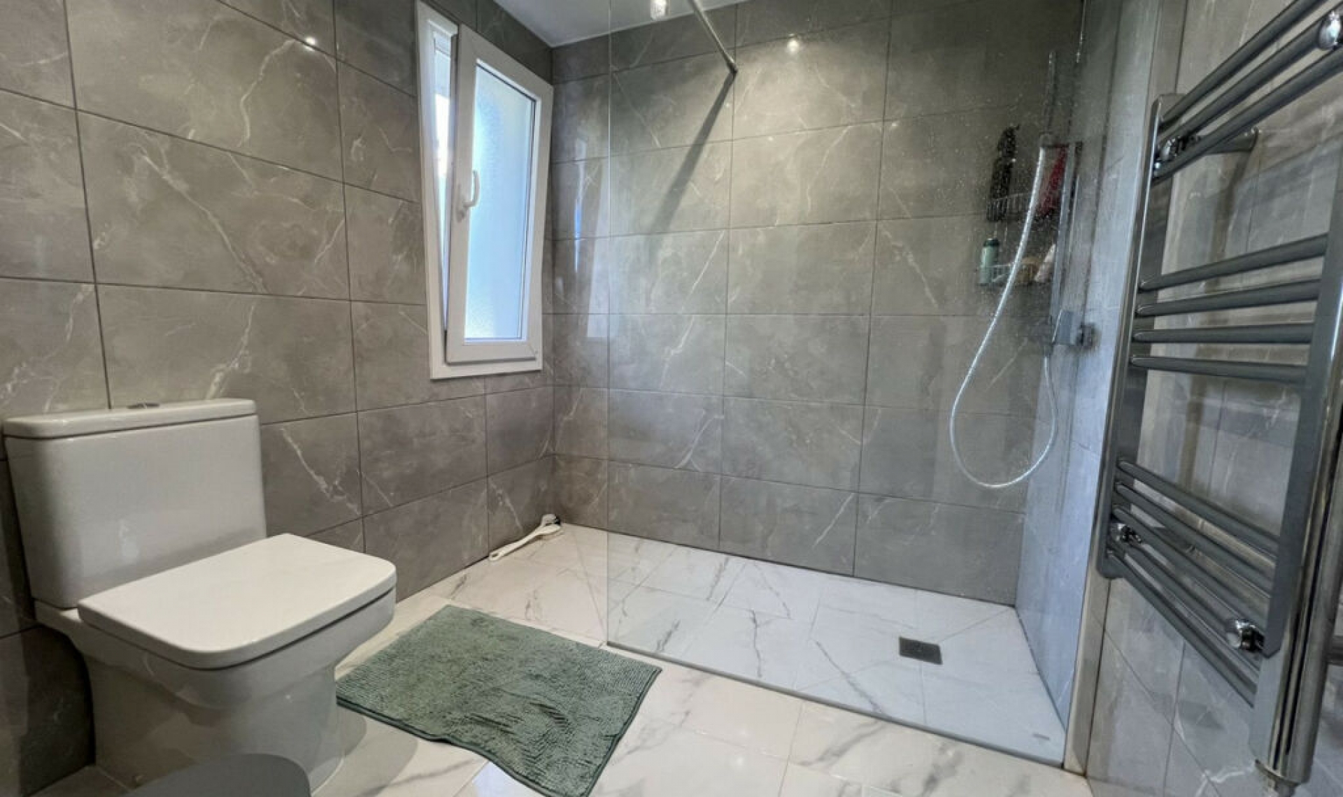 Resale - House -
Miraflores